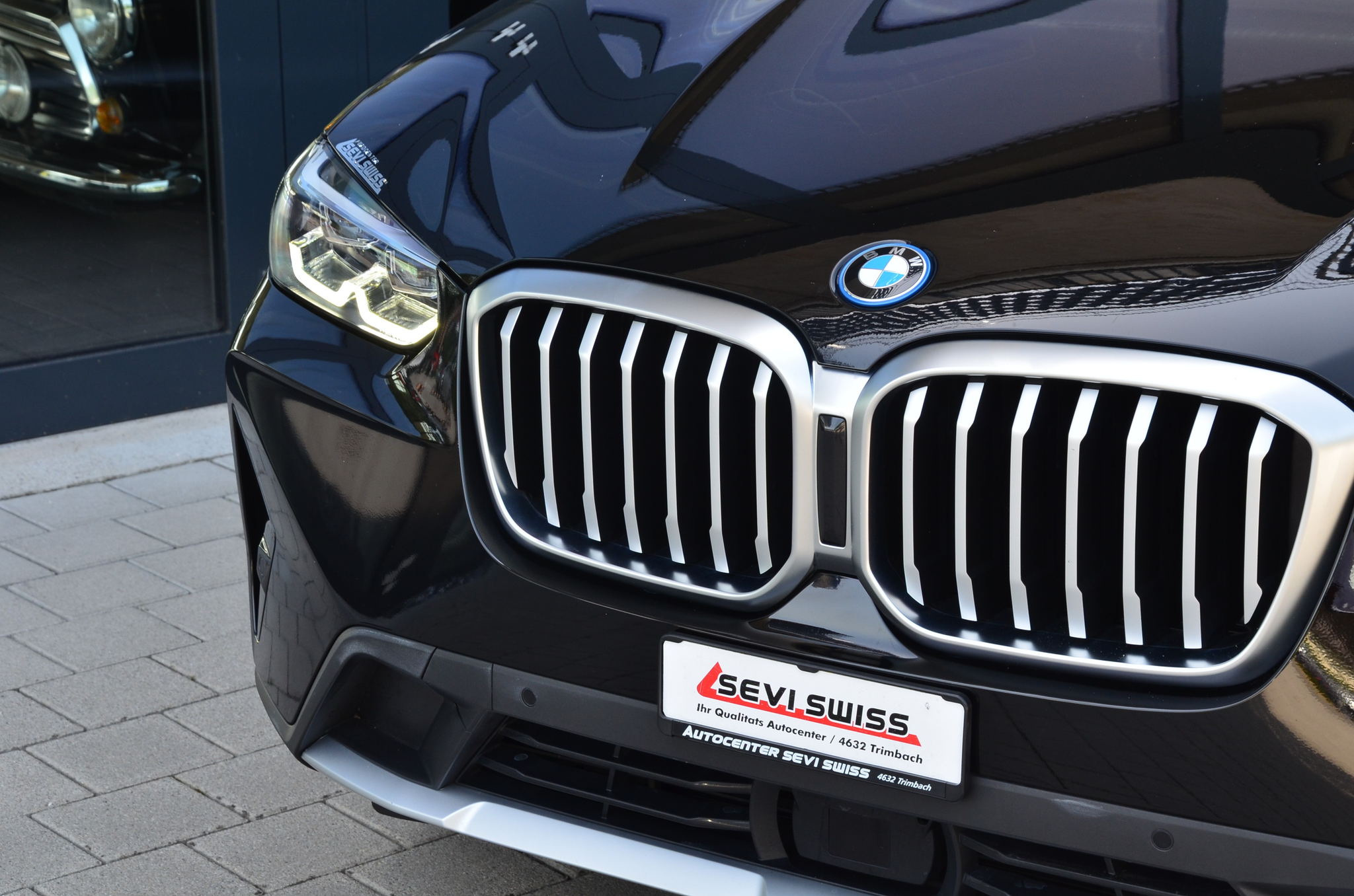 listing desktop thumbnail image 9