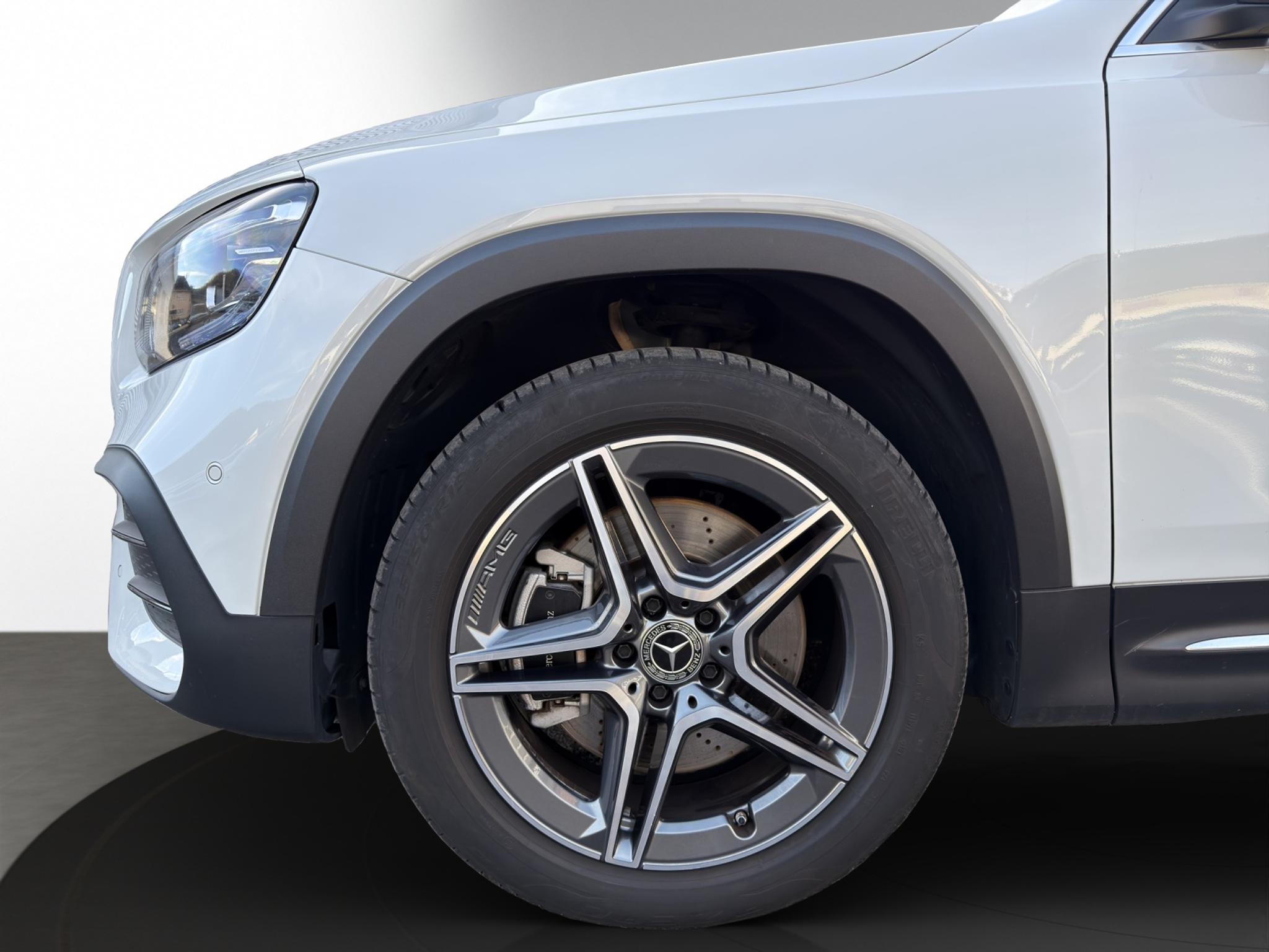 listing desktop thumbnail image 5