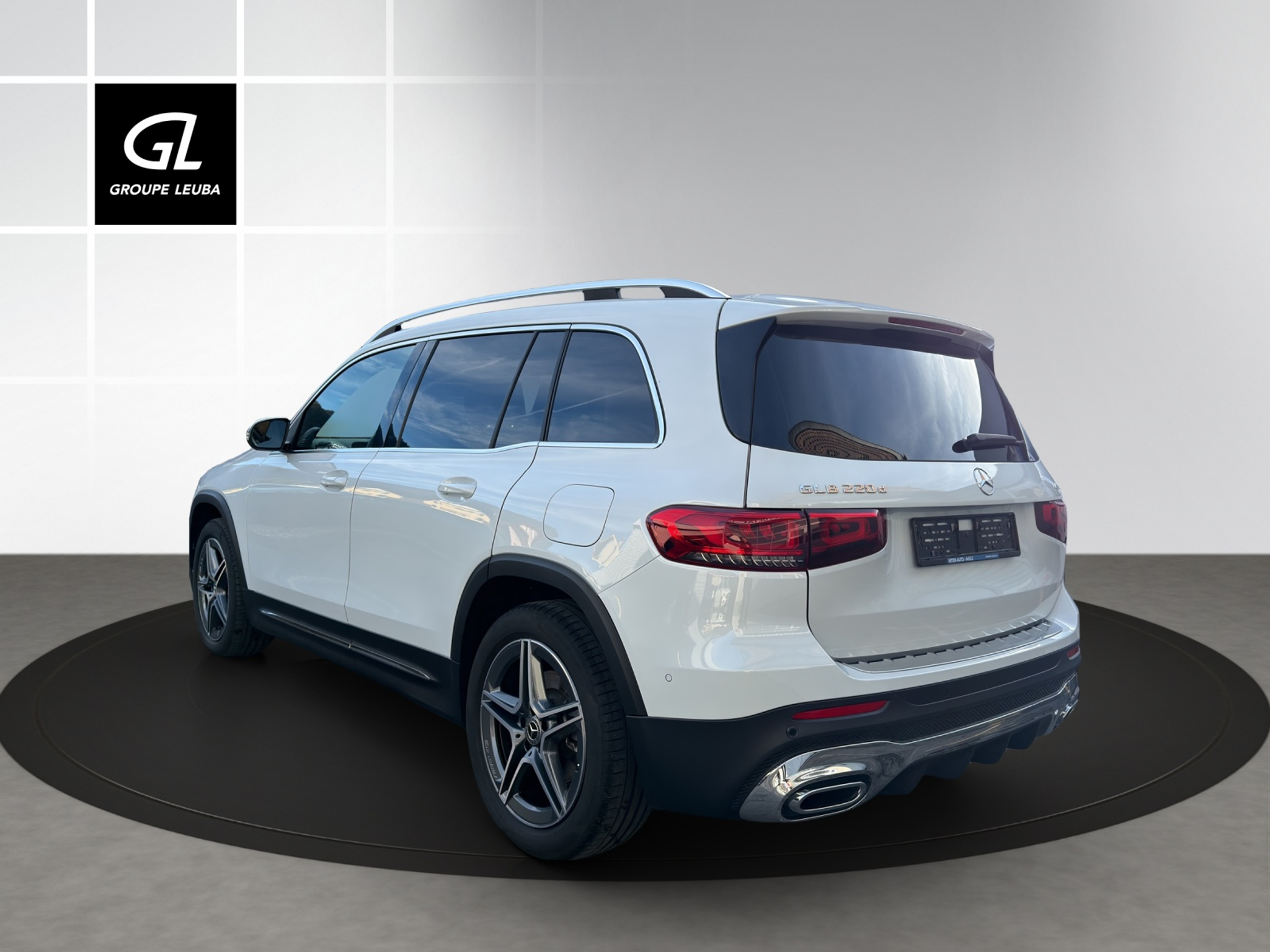 listing desktop thumbnail image 3