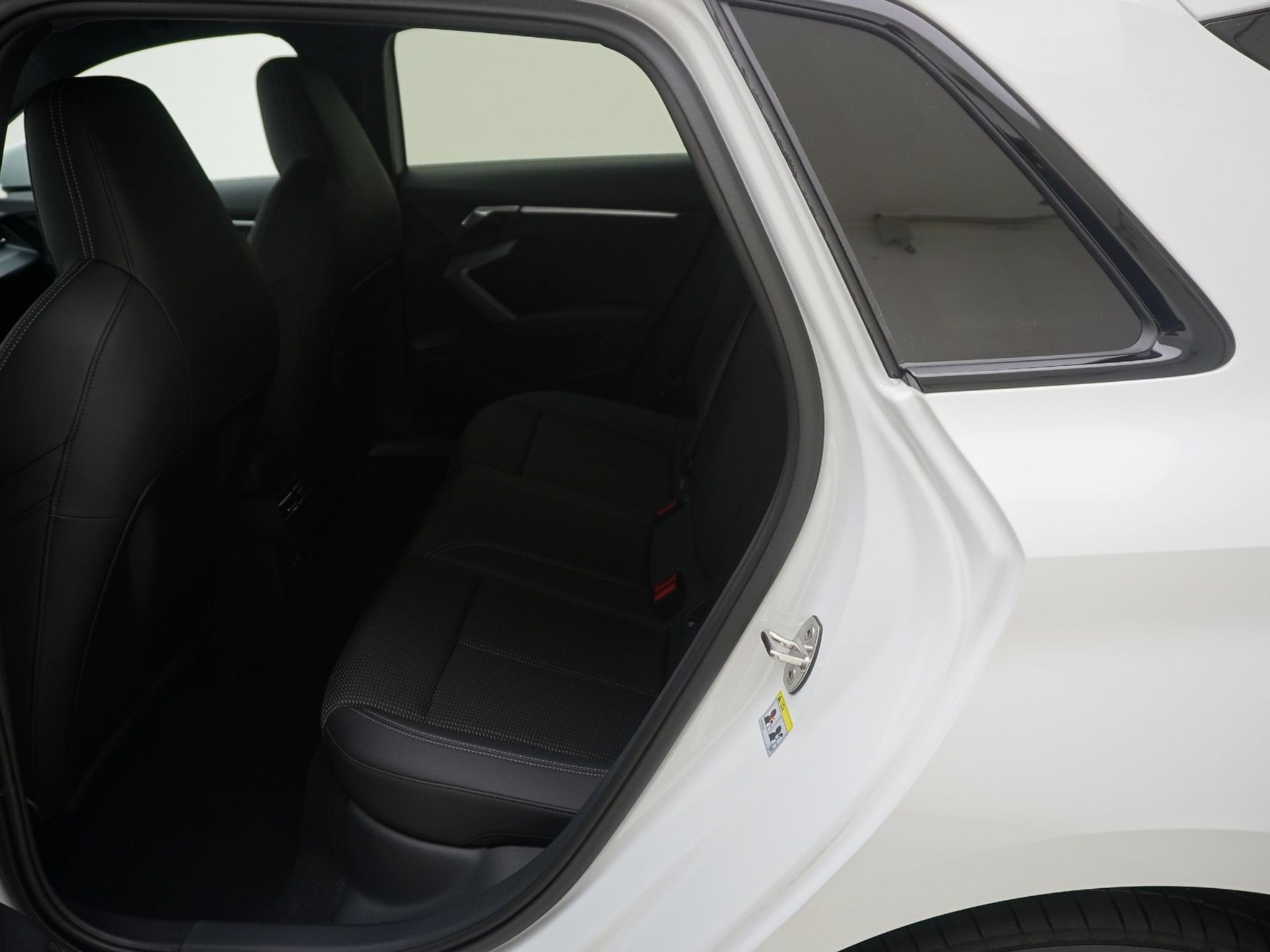 listing desktop thumbnail image 13