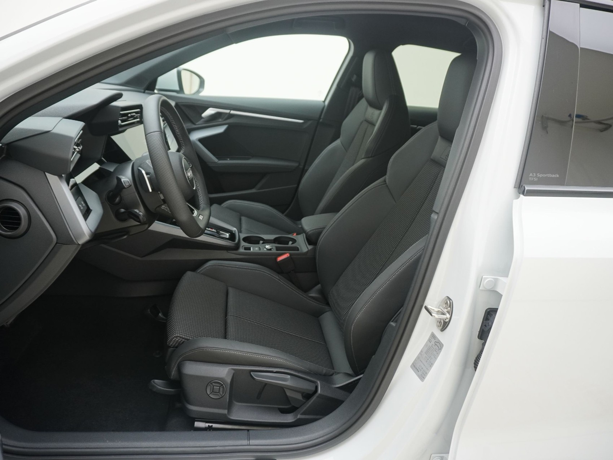 listing desktop thumbnail image 11