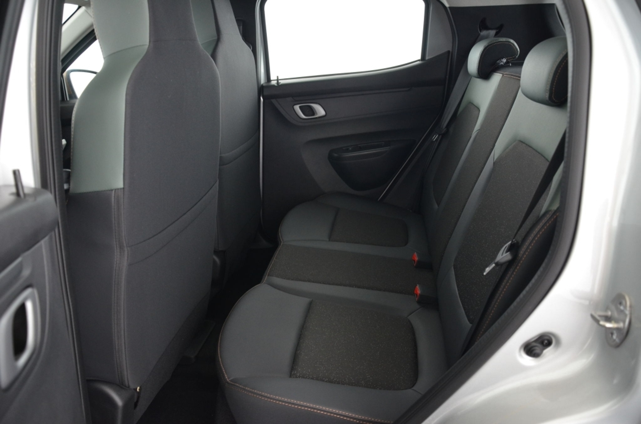 listing desktop thumbnail image 12