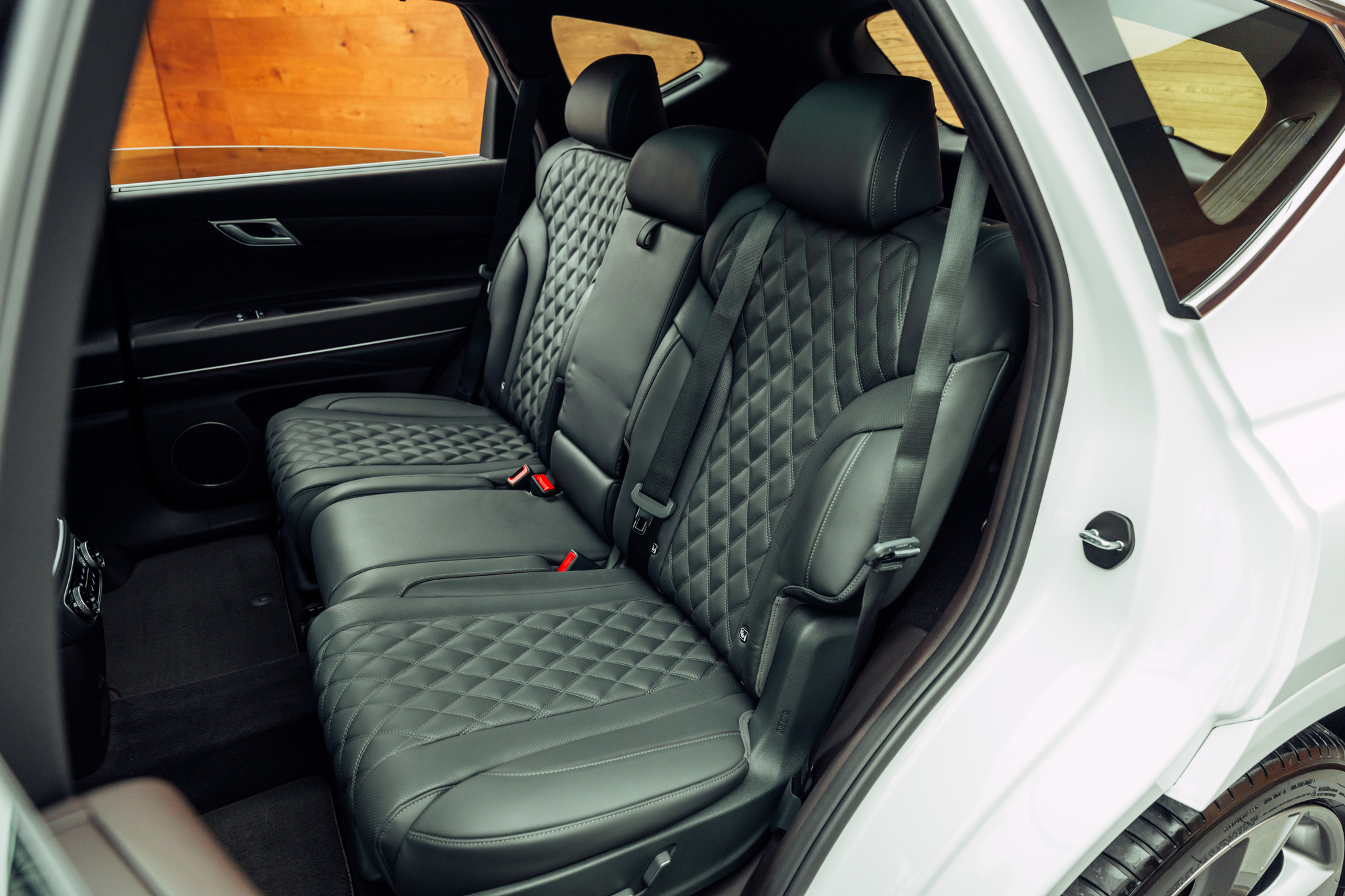 listing desktop thumbnail image 5