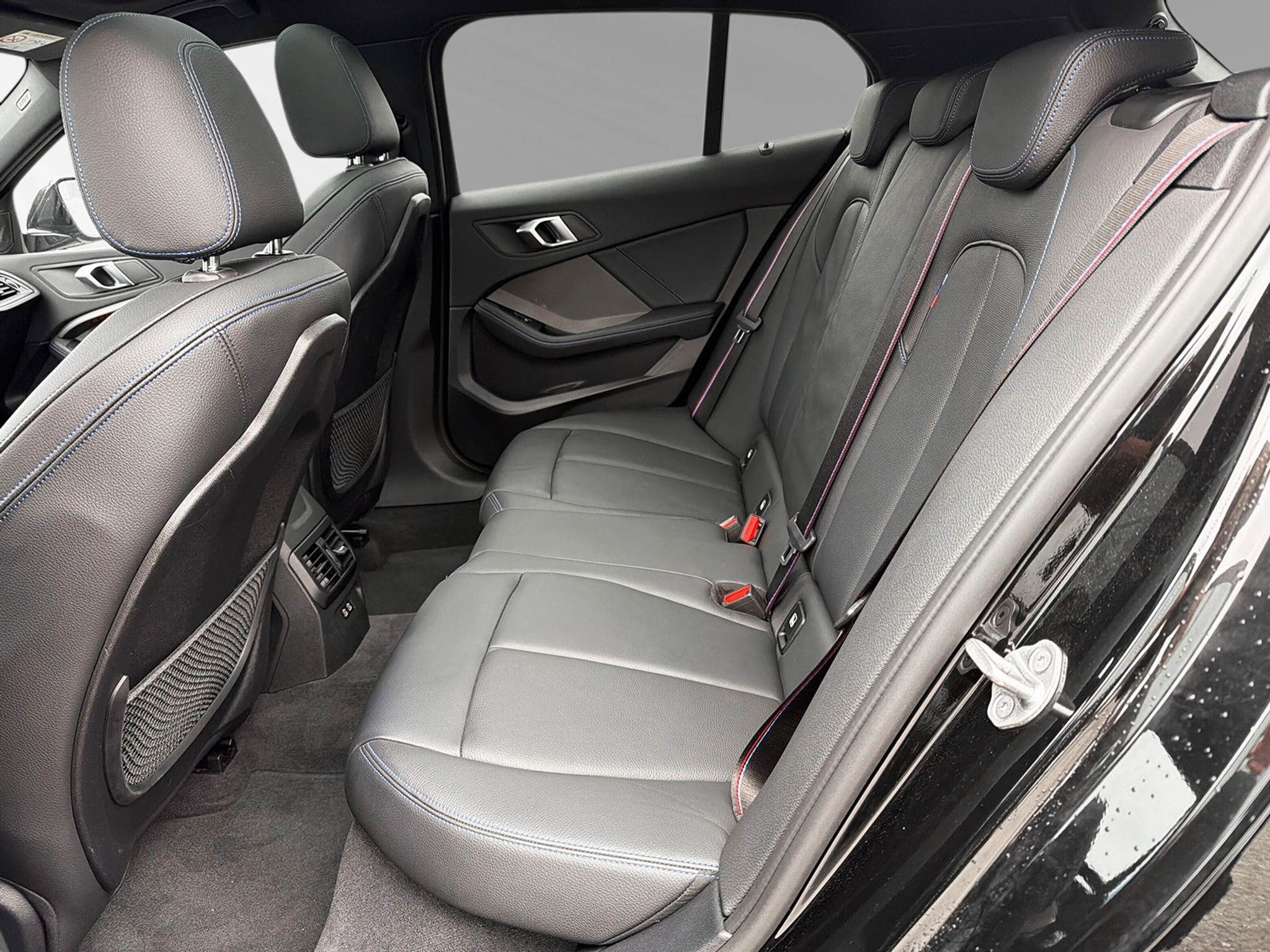 listing desktop thumbnail image 6