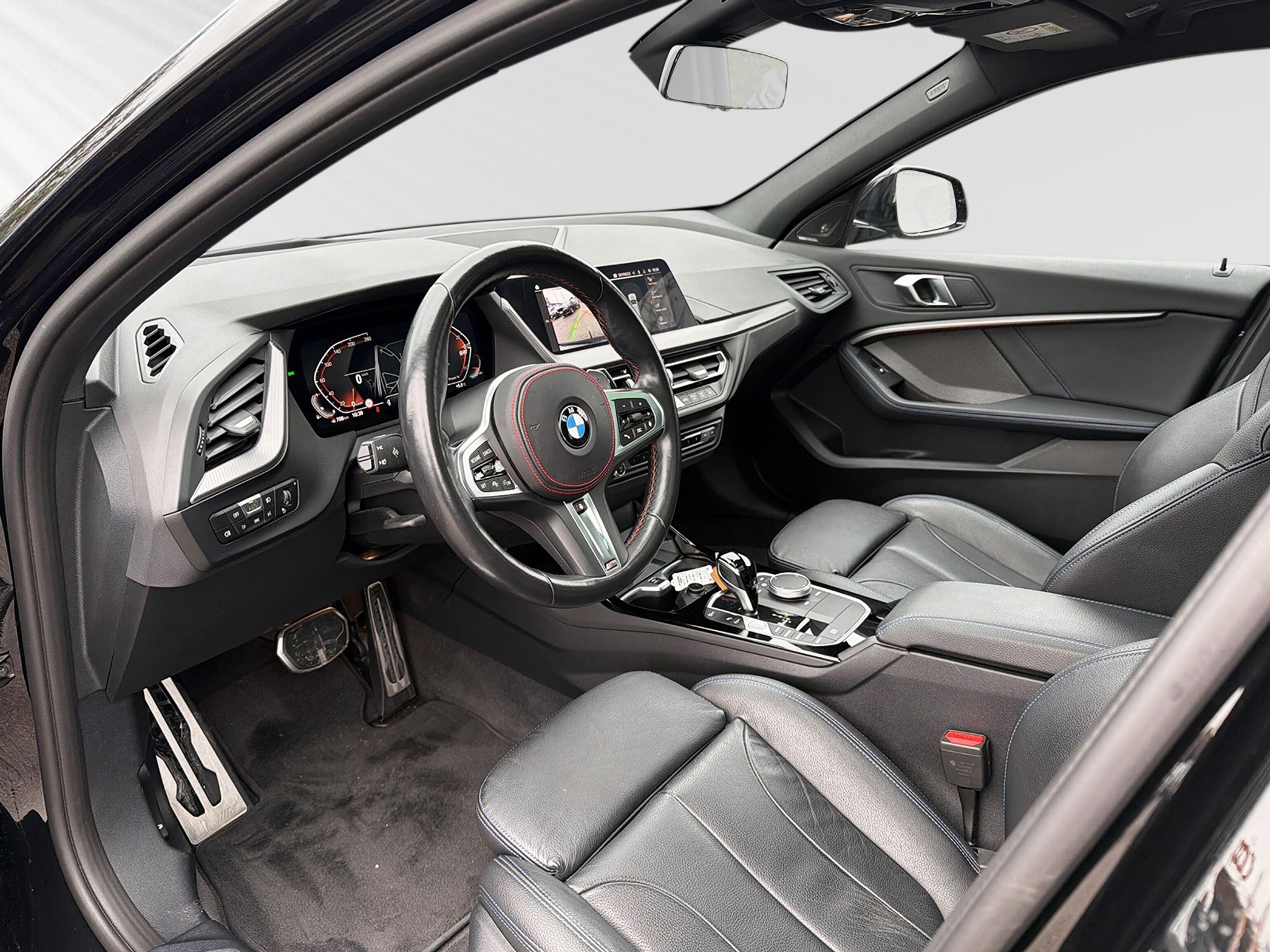 listing desktop thumbnail image 3