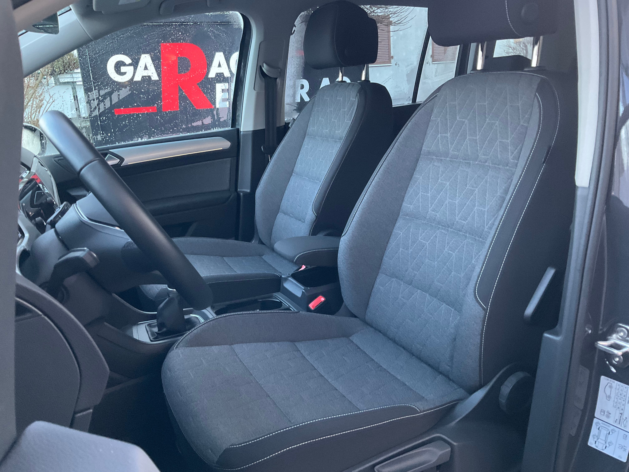 listing desktop thumbnail image 6