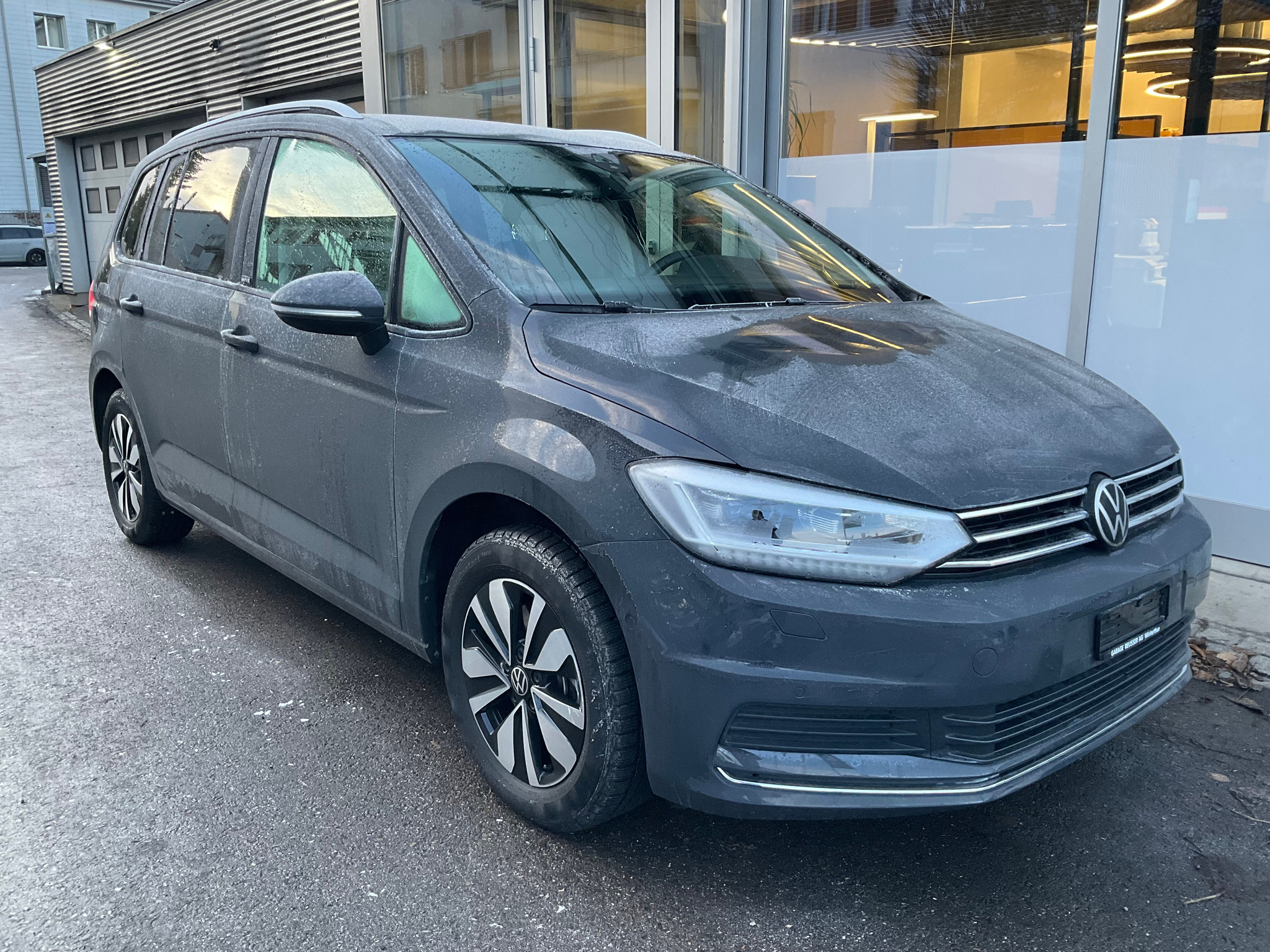 listing desktop thumbnail image 2