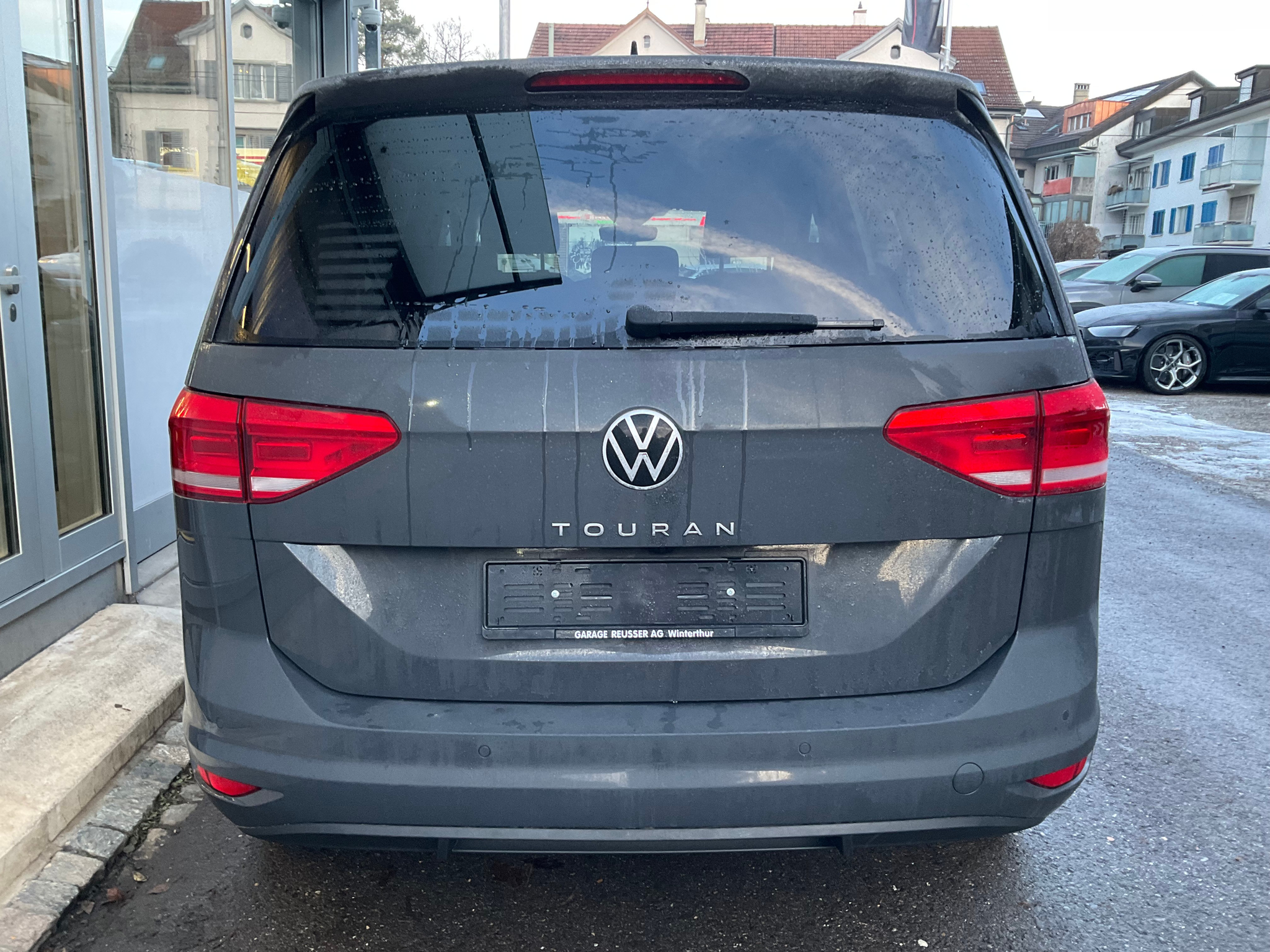 listing desktop thumbnail image 4