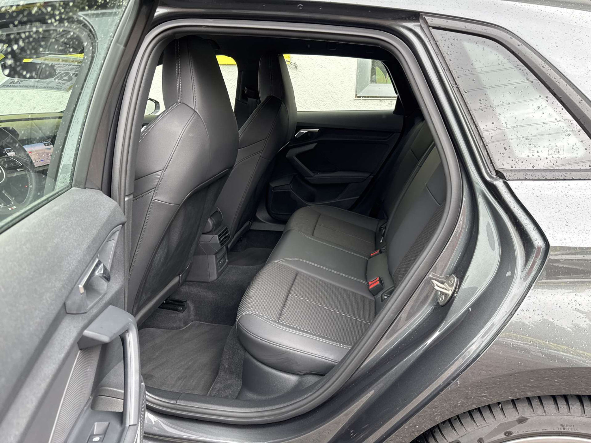 listing desktop thumbnail image 7