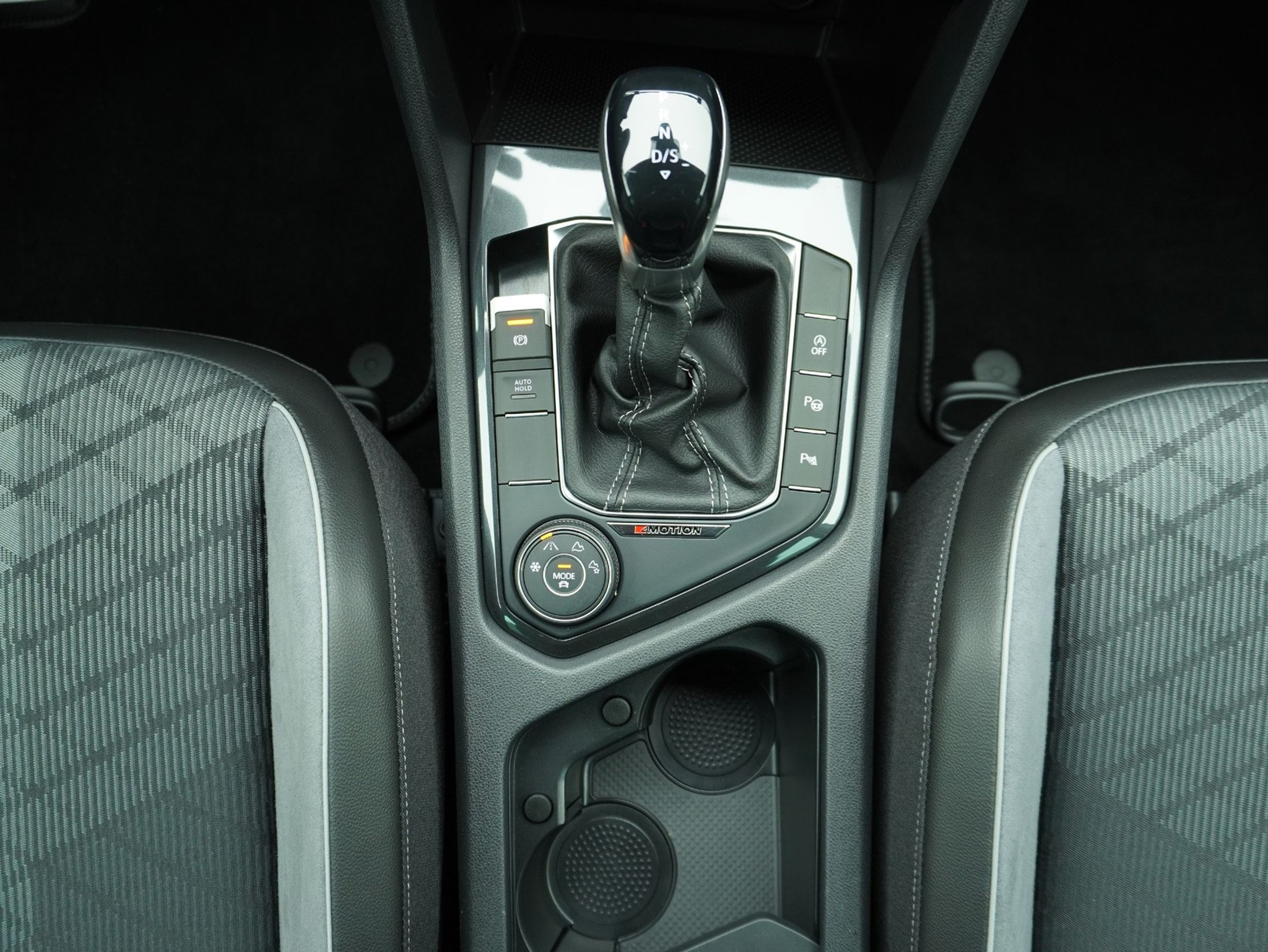 listing desktop thumbnail image 14