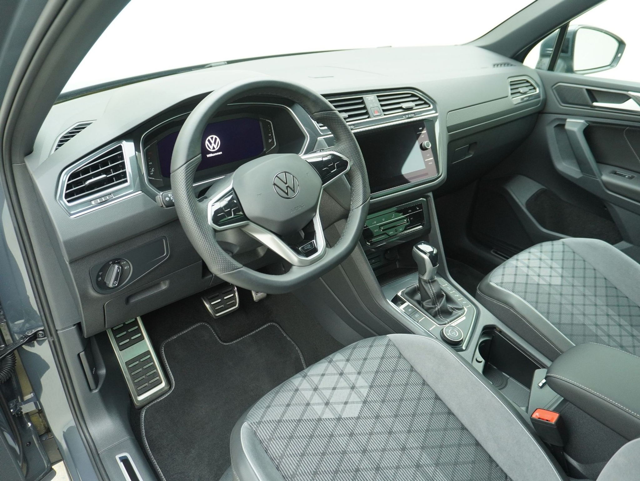 listing desktop thumbnail image 8