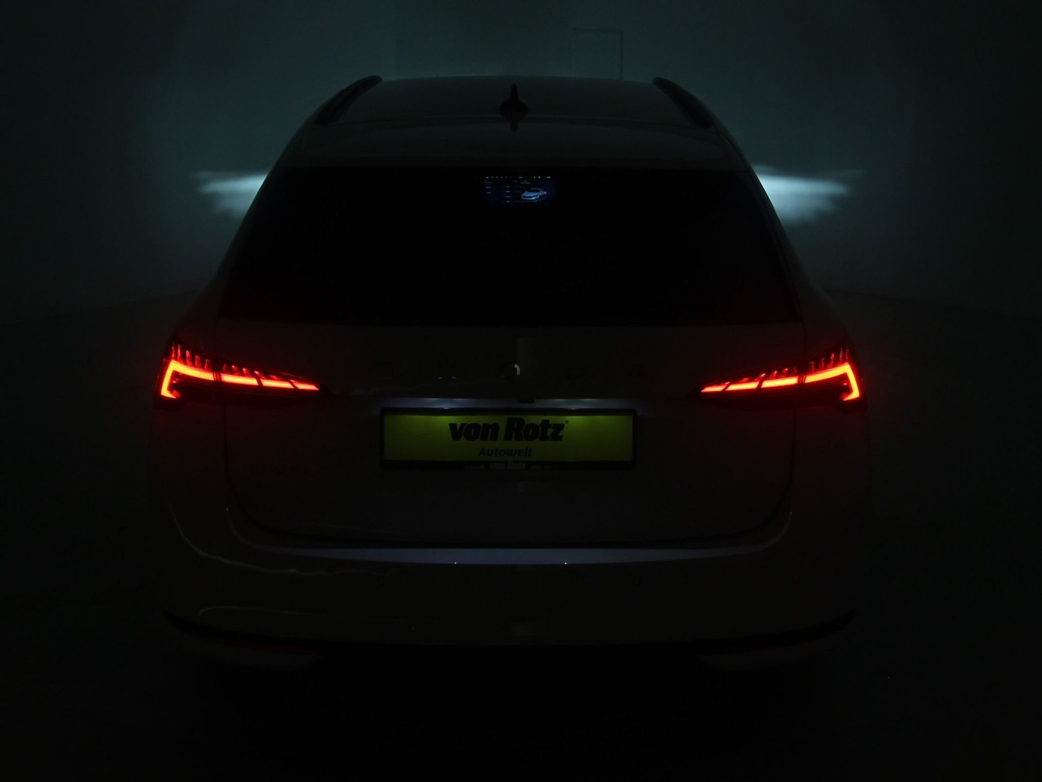 listing desktop thumbnail image 3