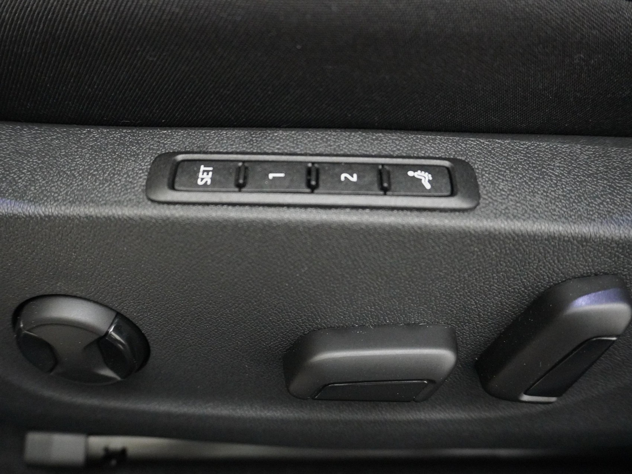 listing desktop thumbnail image 12