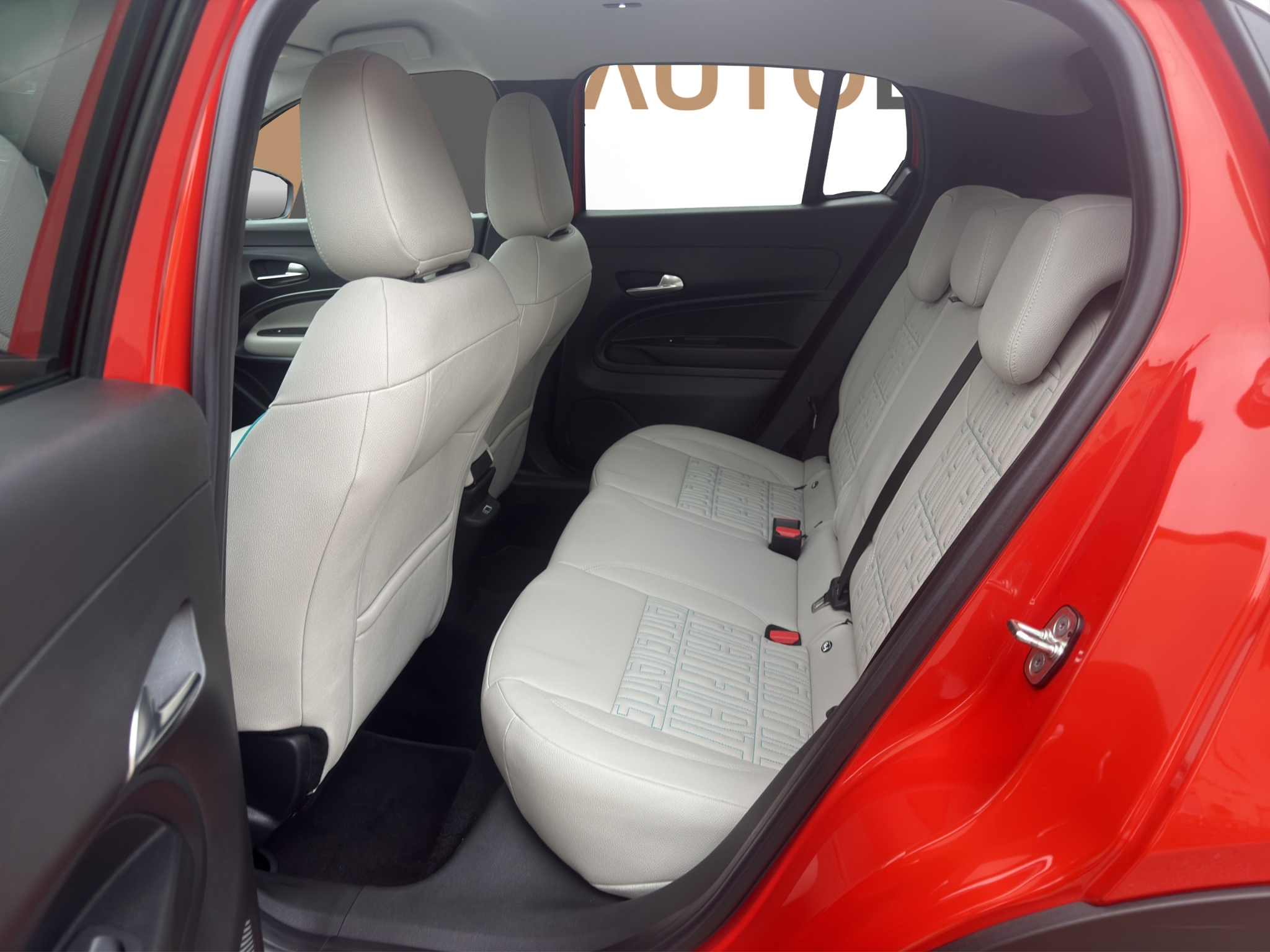 listing desktop thumbnail image 12