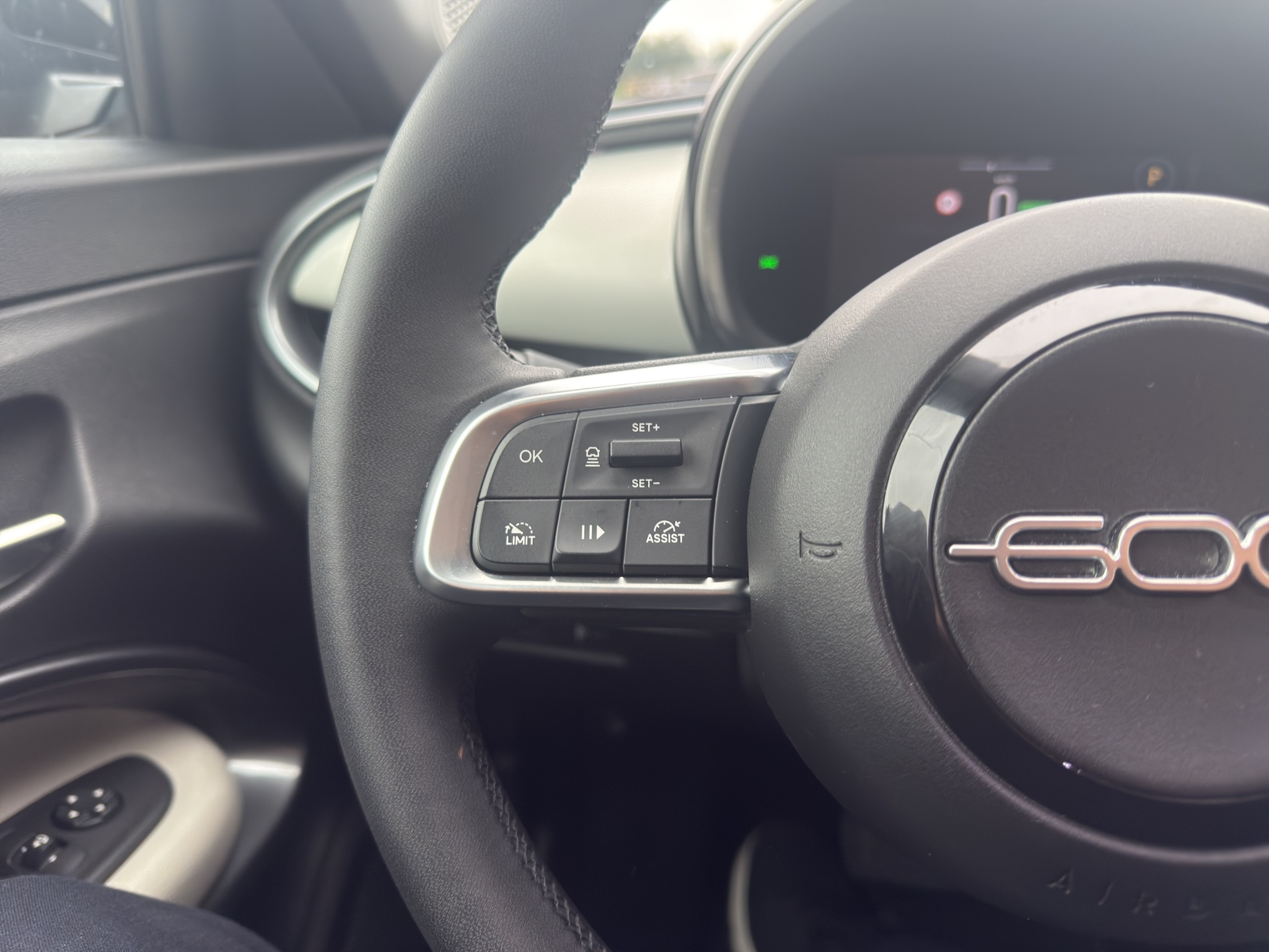 listing desktop thumbnail image 23