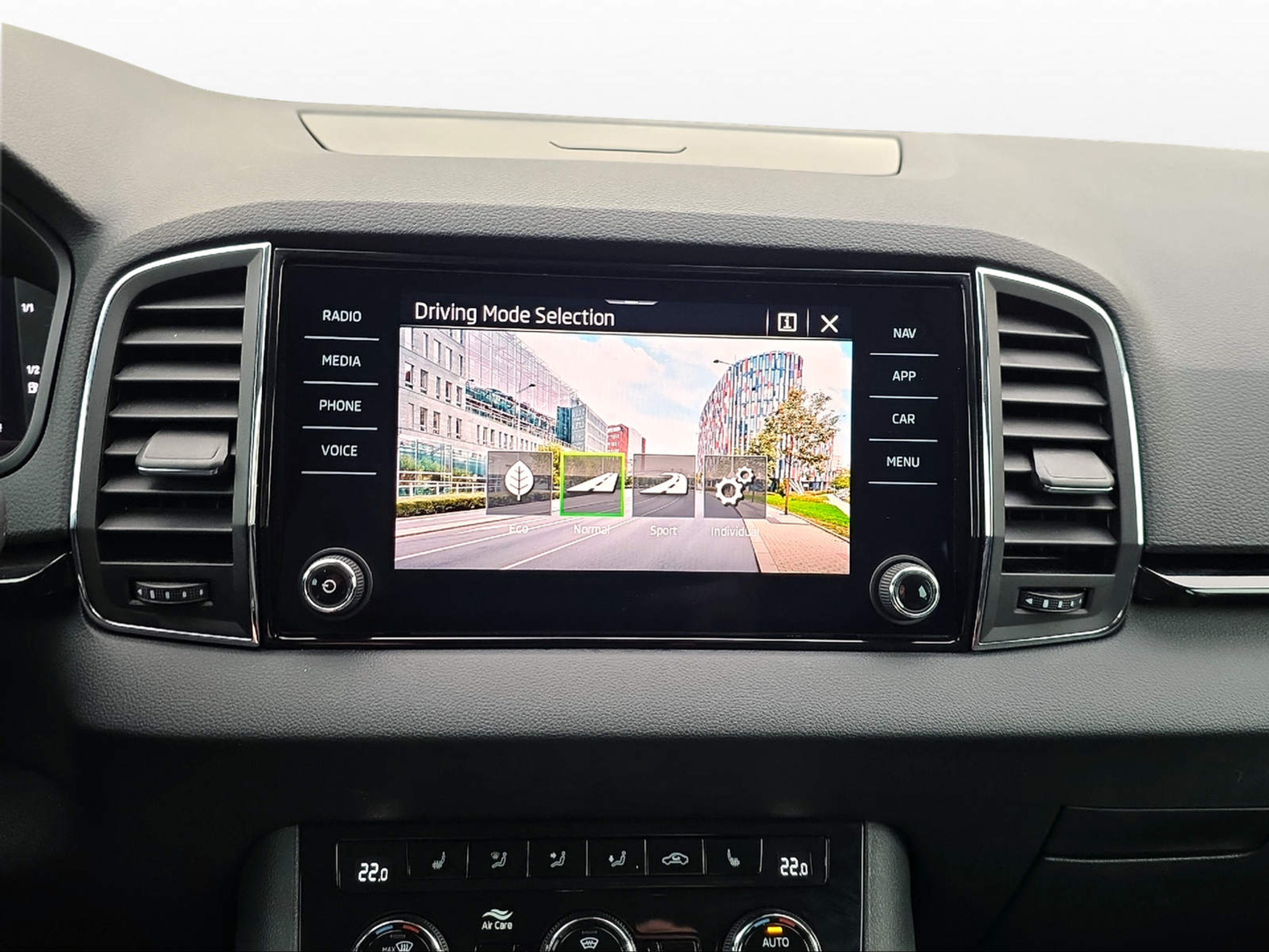 listing desktop thumbnail image 8