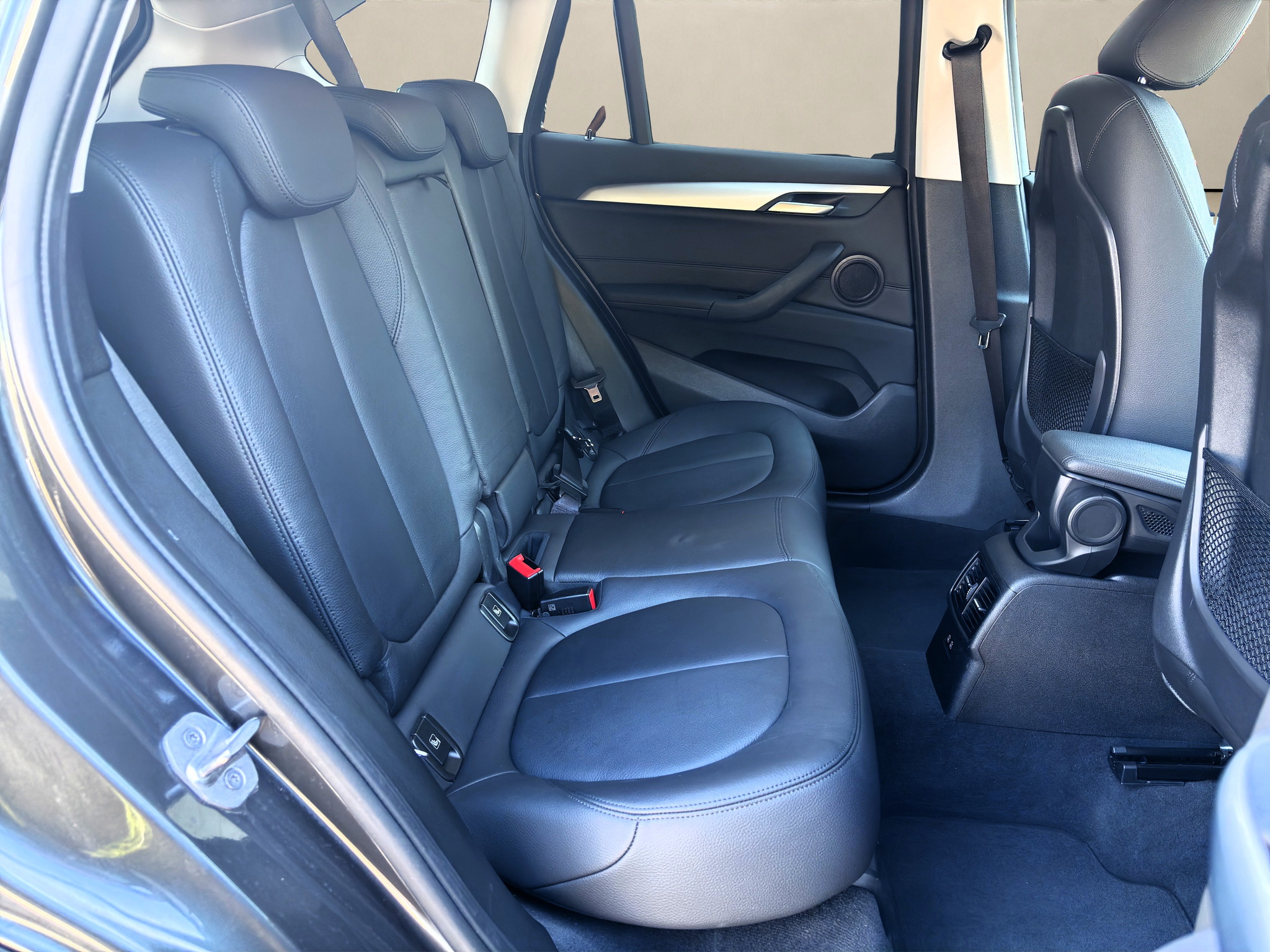 listing desktop thumbnail image 14