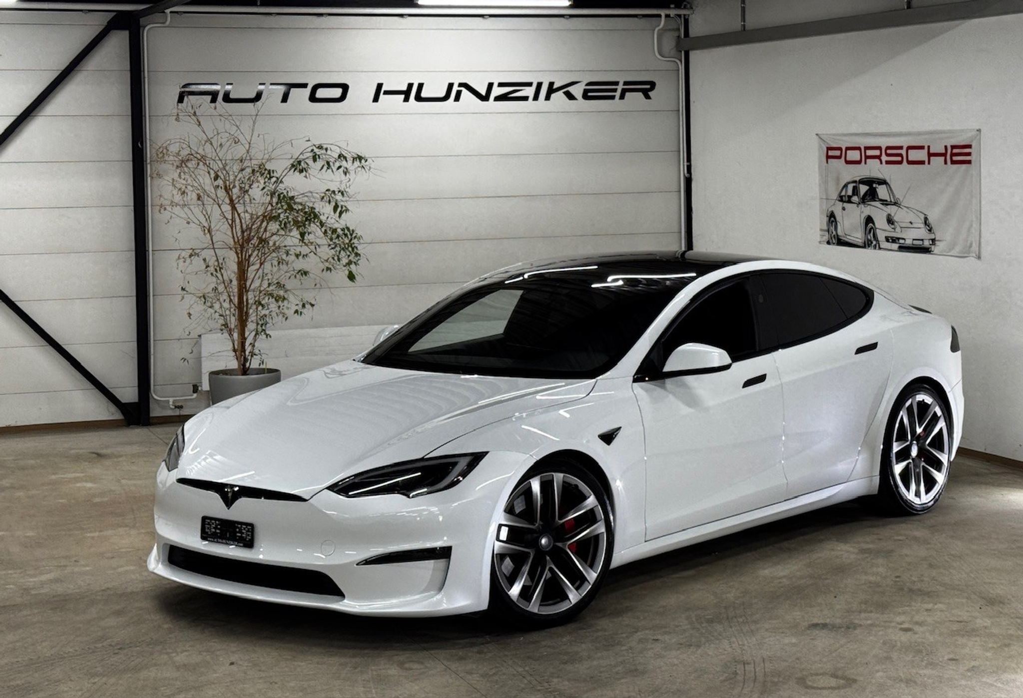 listing desktop thumbnail image 1