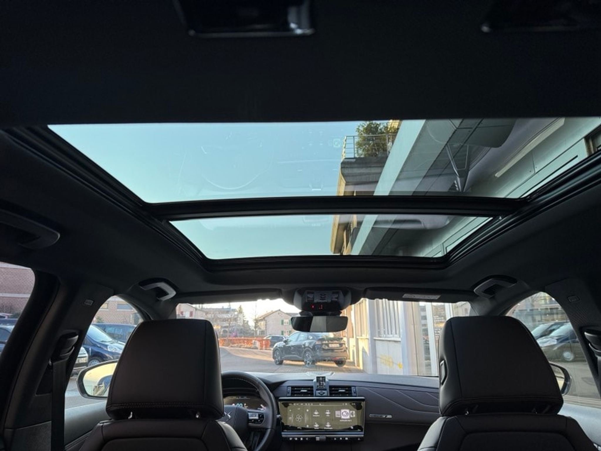 listing desktop thumbnail image 10