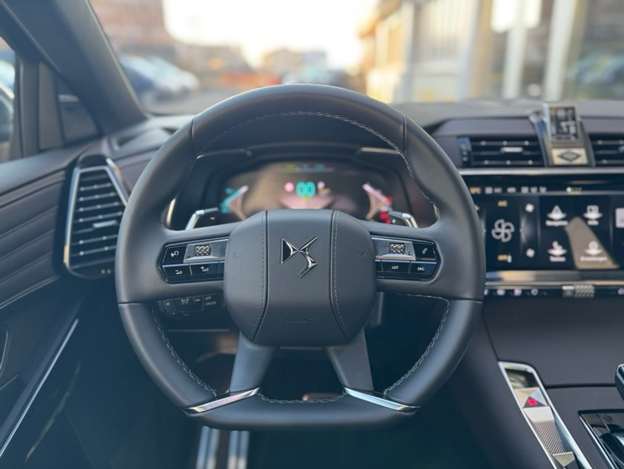 listing desktop thumbnail image 12