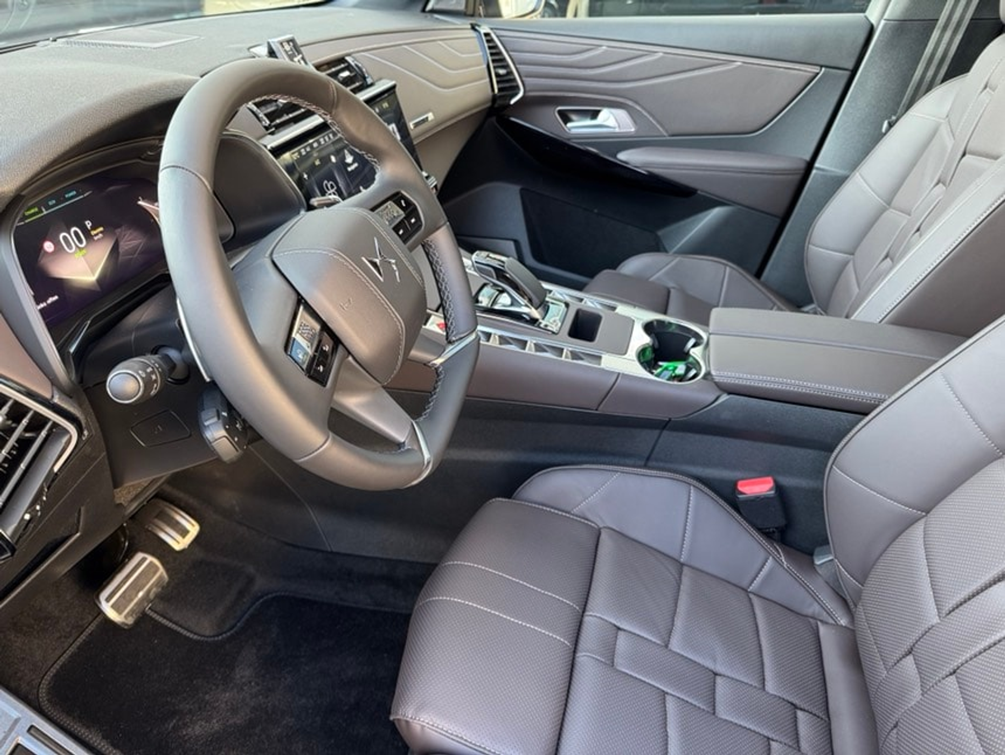 listing desktop thumbnail image 2