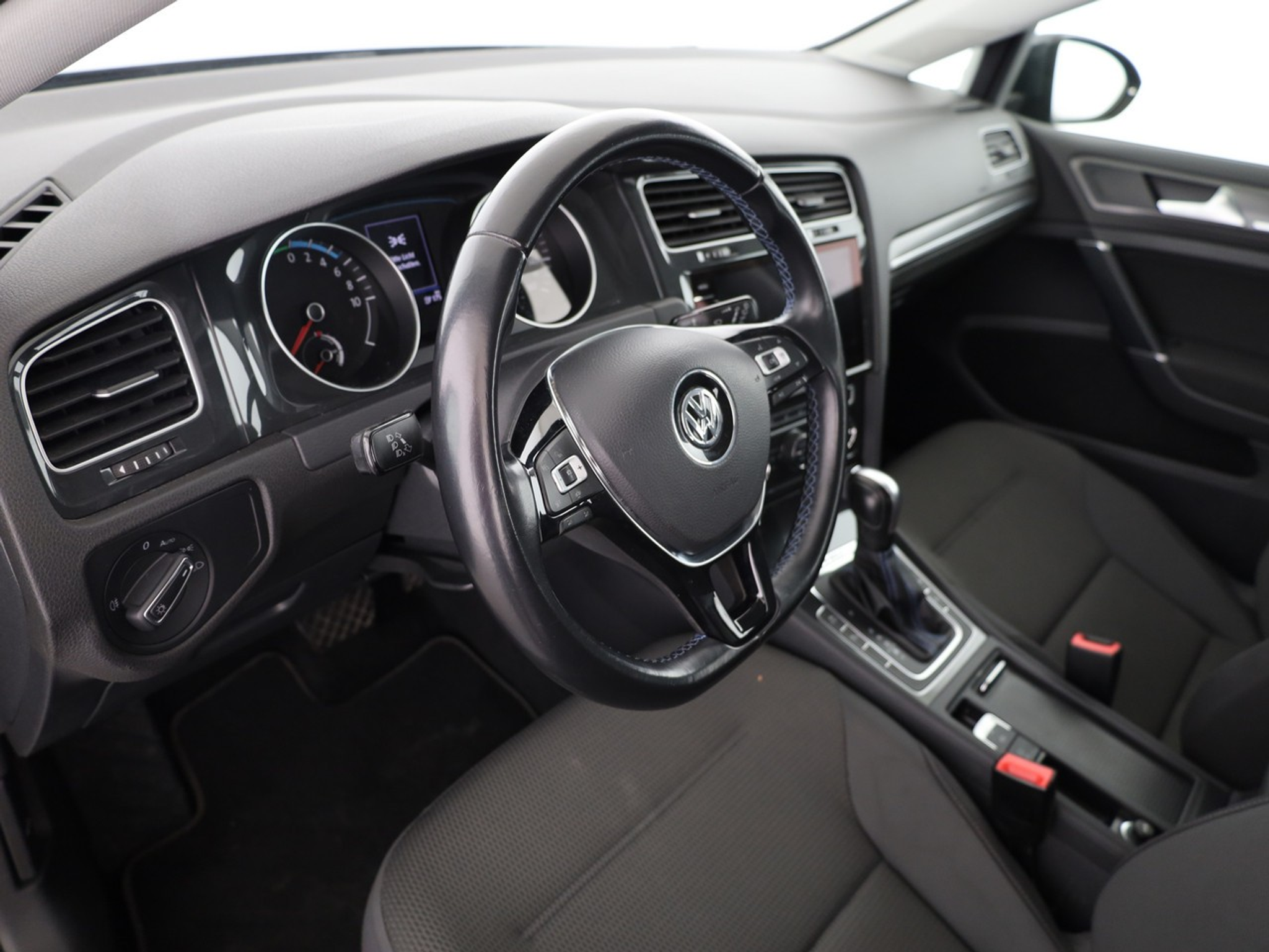 listing desktop thumbnail image 7