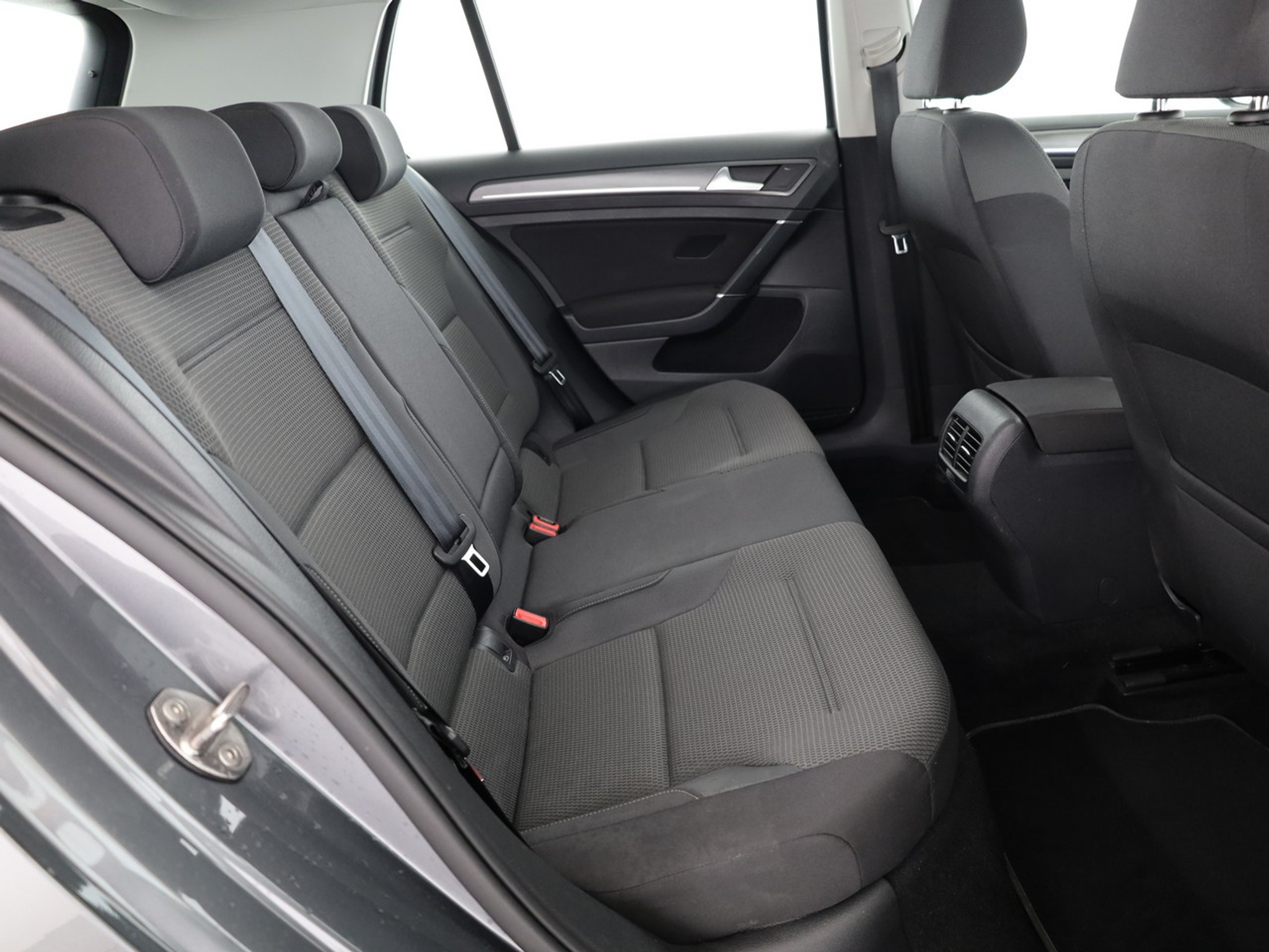 listing desktop thumbnail image 11