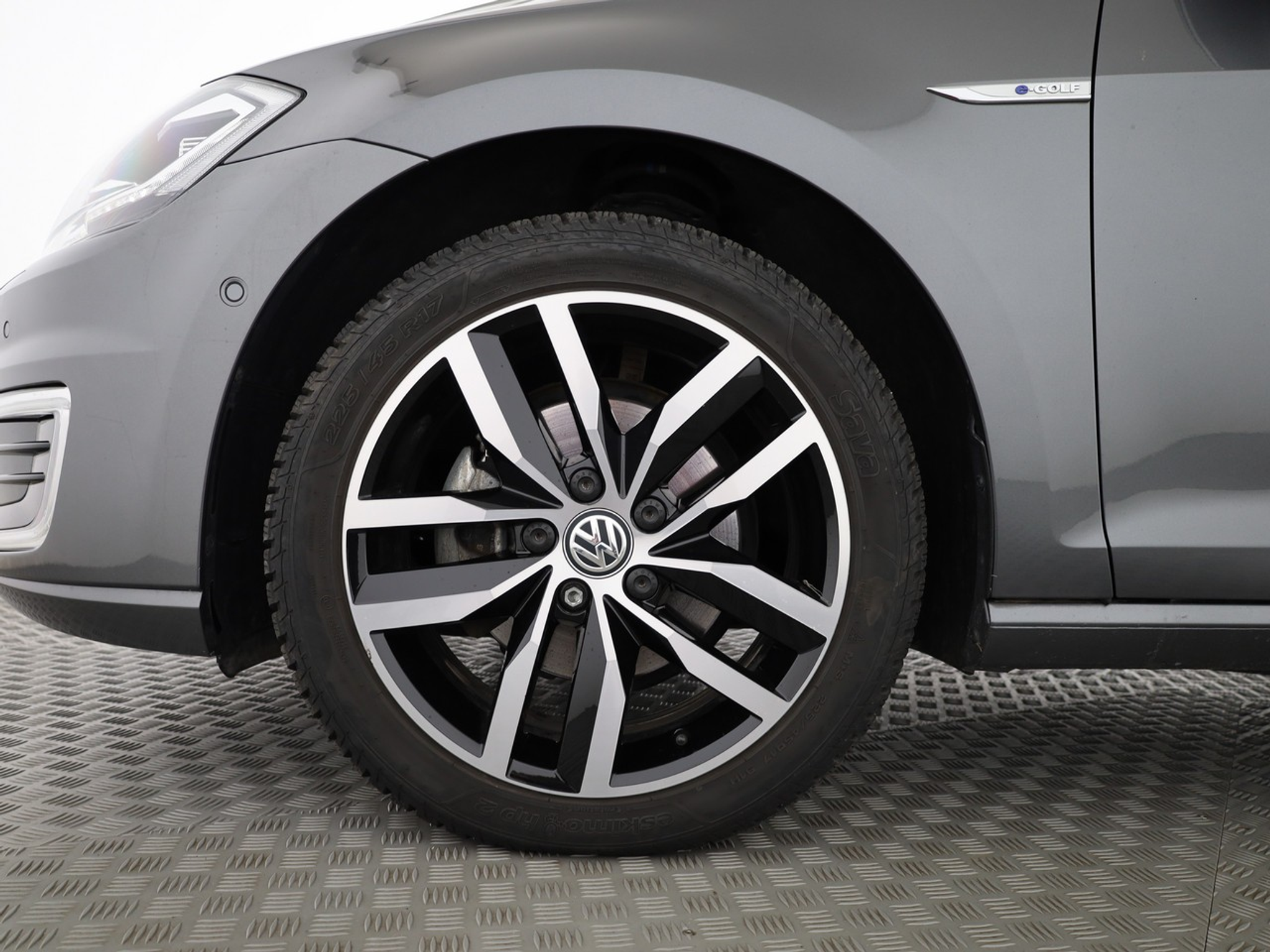 listing desktop thumbnail image 5