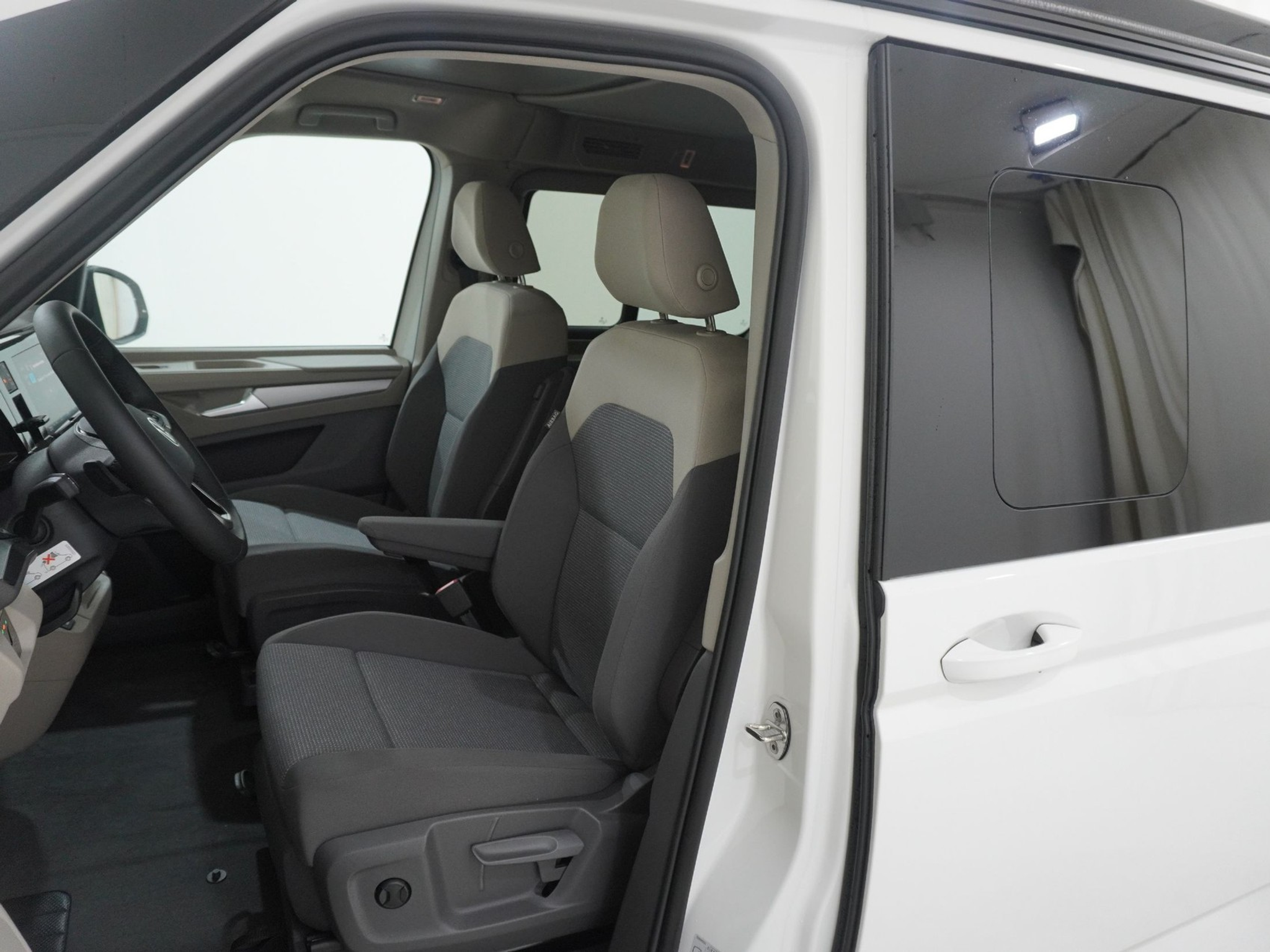 listing desktop thumbnail image 16