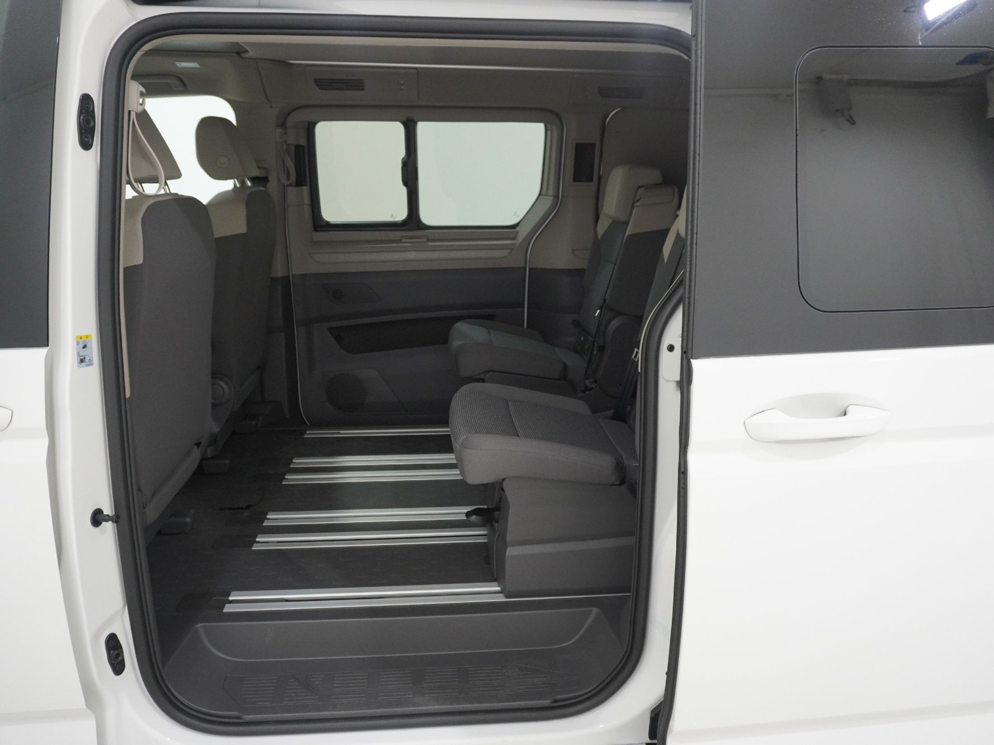 listing desktop thumbnail image 18