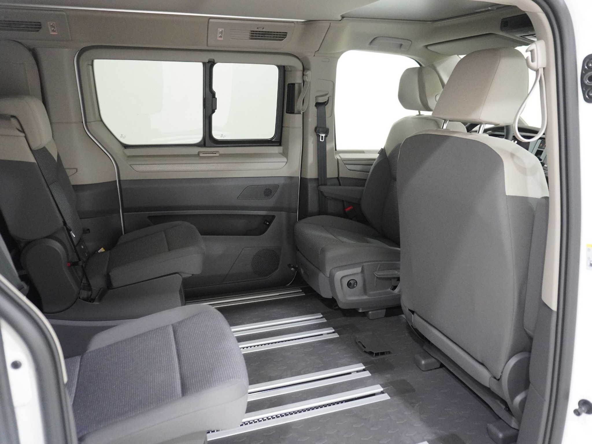 listing desktop thumbnail image 17