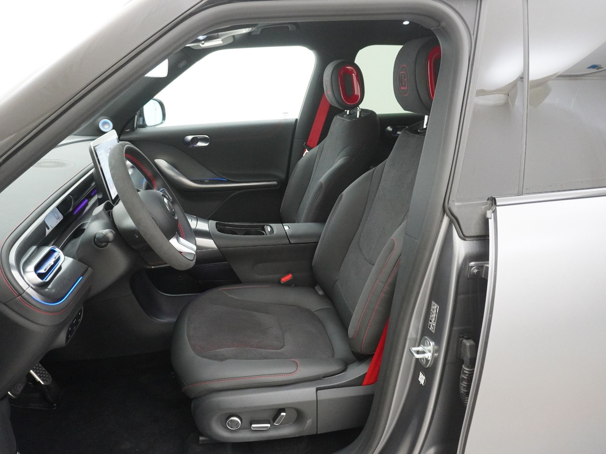 listing desktop thumbnail image 12