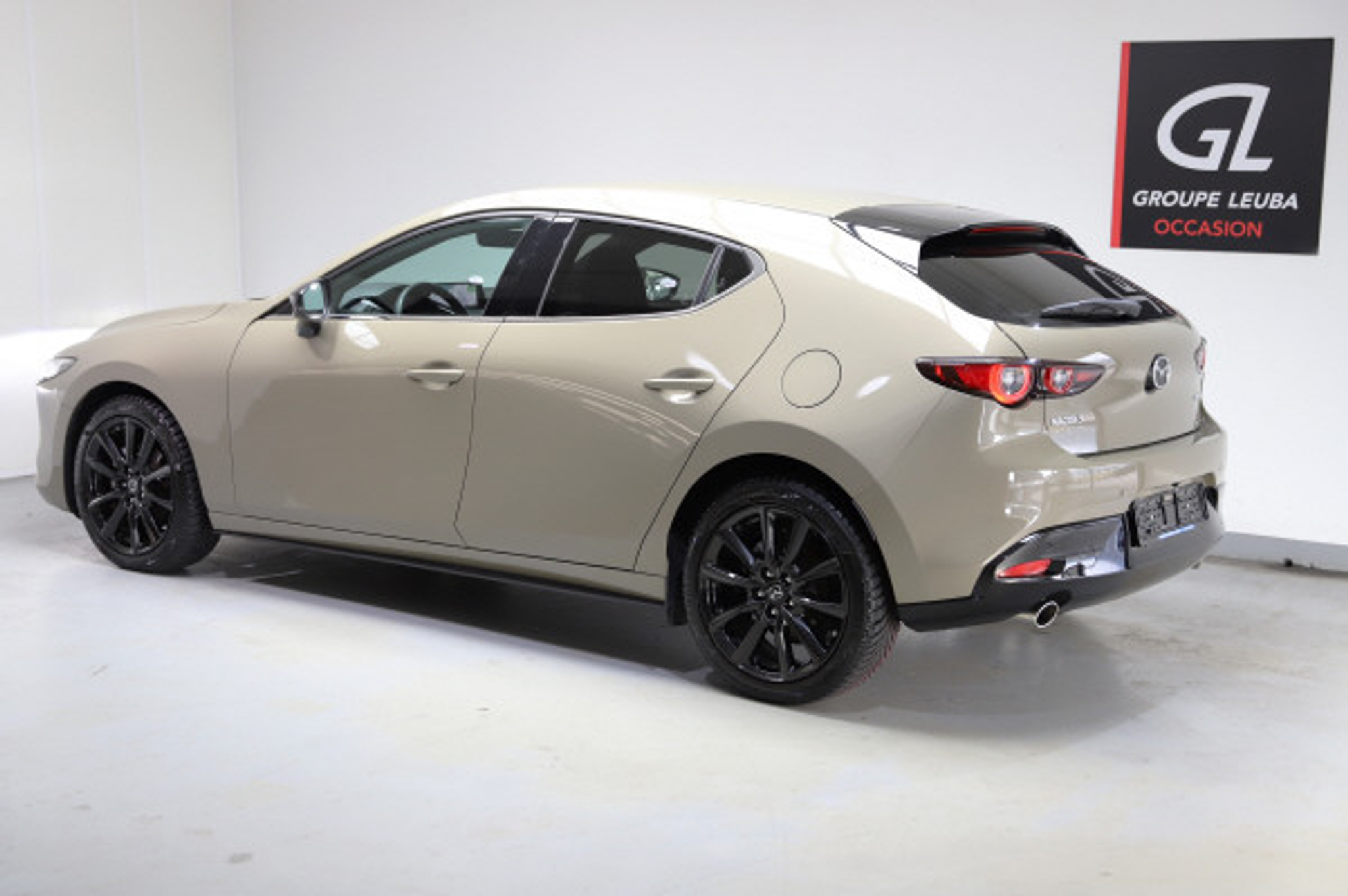 listing desktop thumbnail image 2