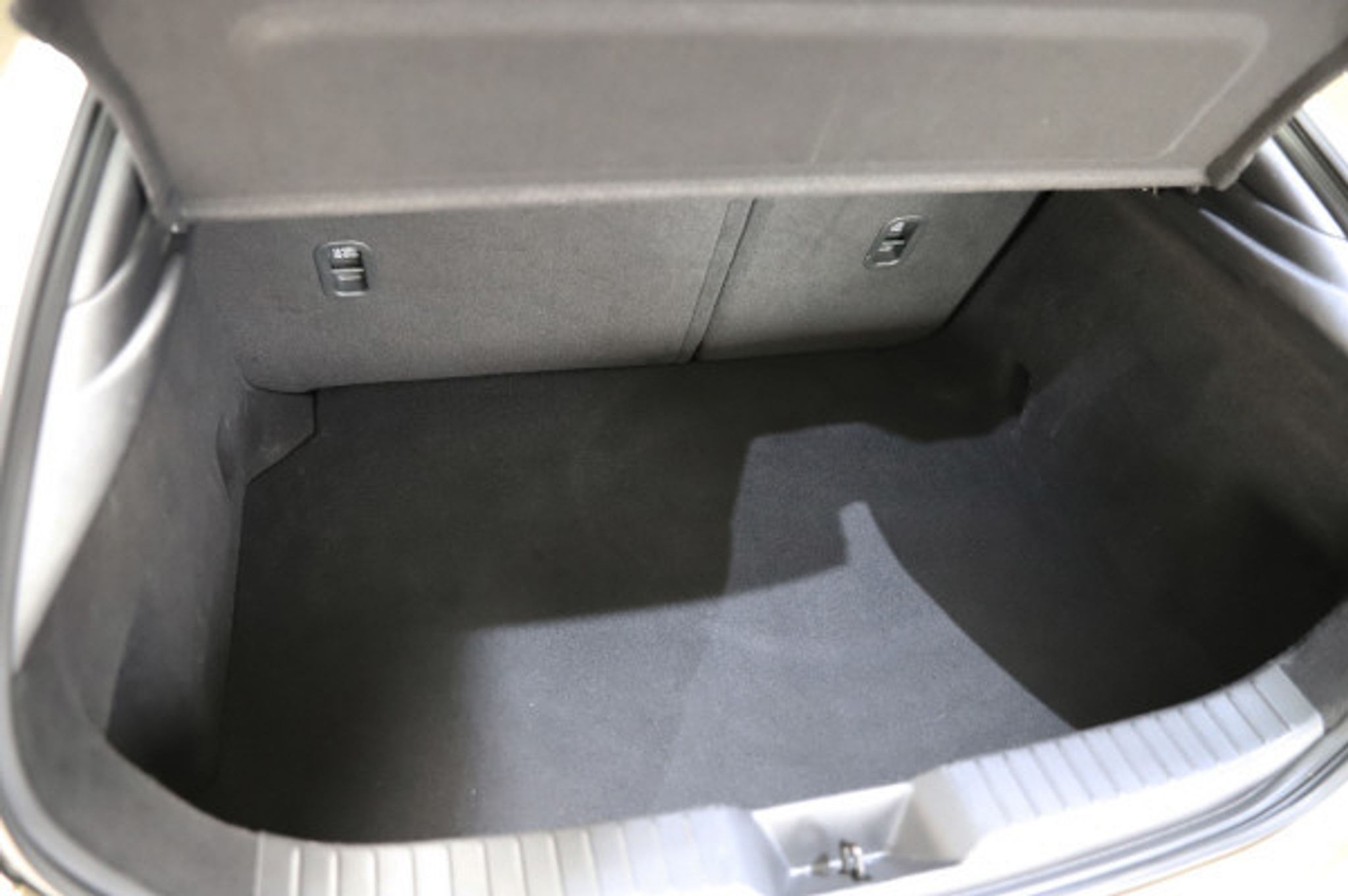 listing desktop thumbnail image 11