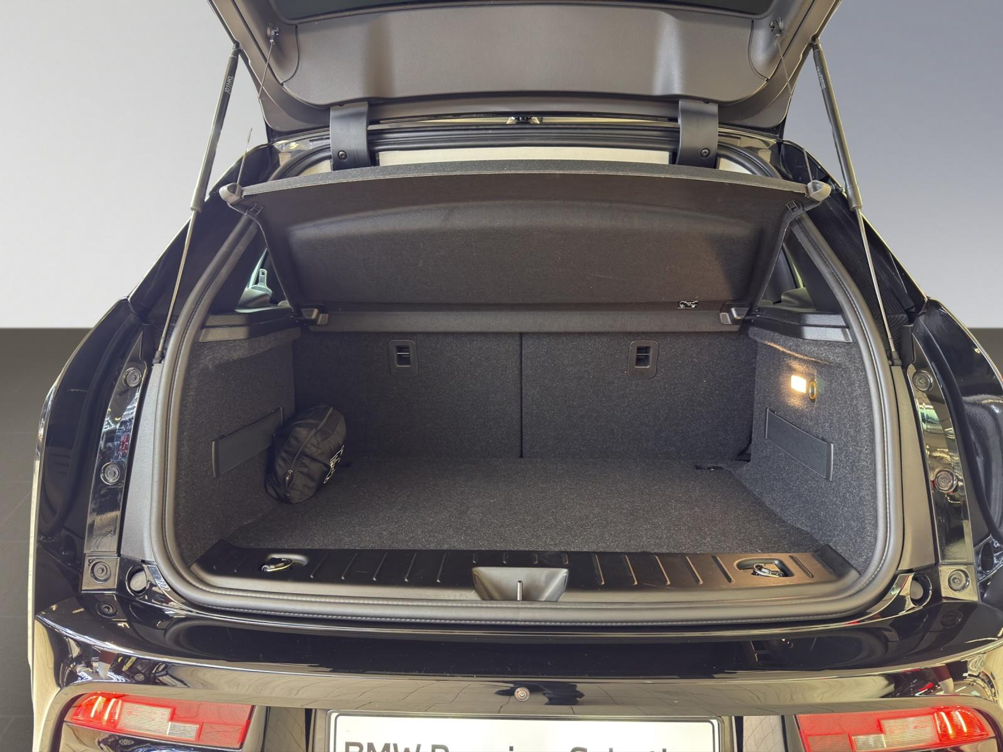 listing desktop thumbnail image 17