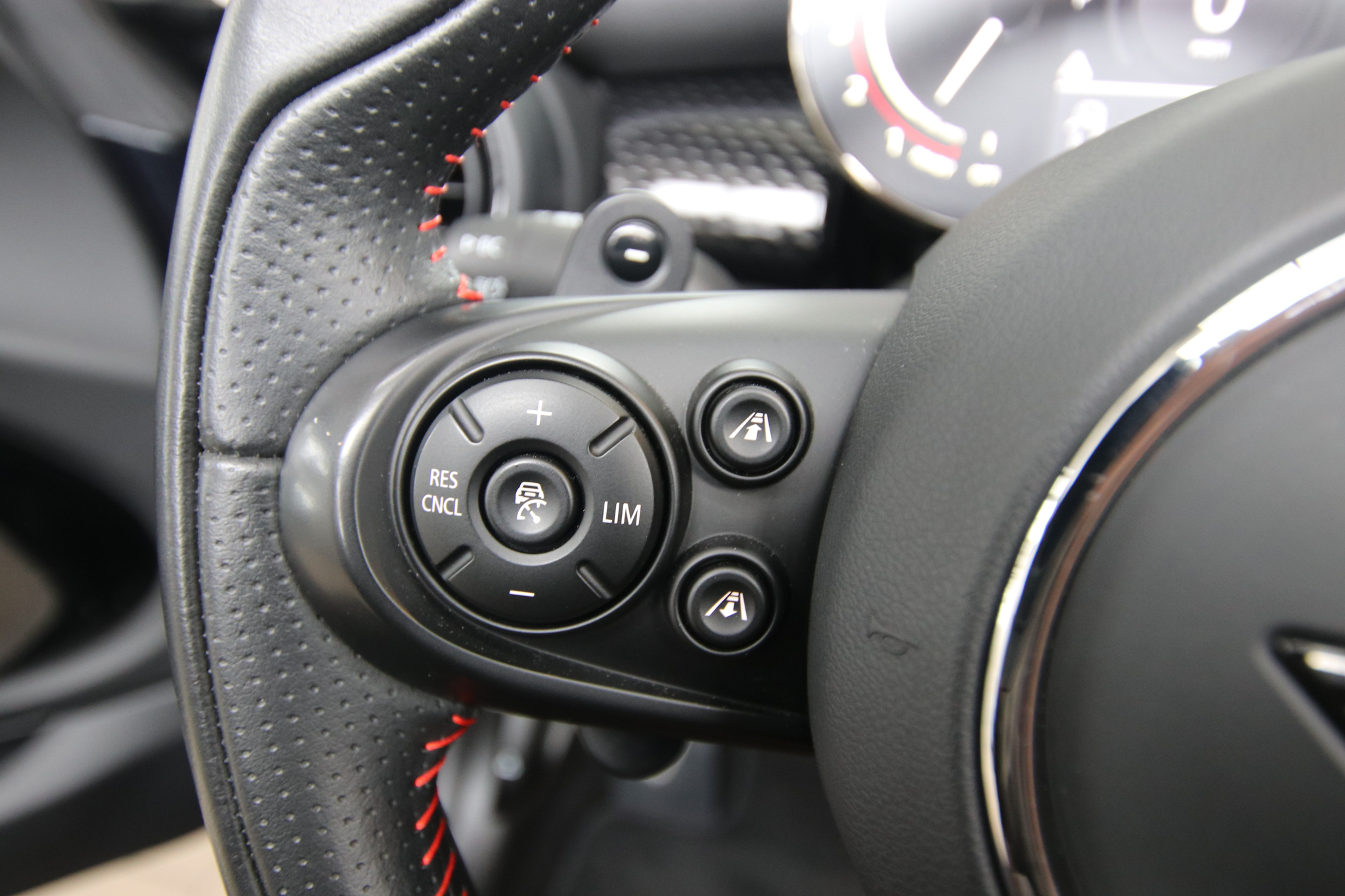 listing desktop thumbnail image 24