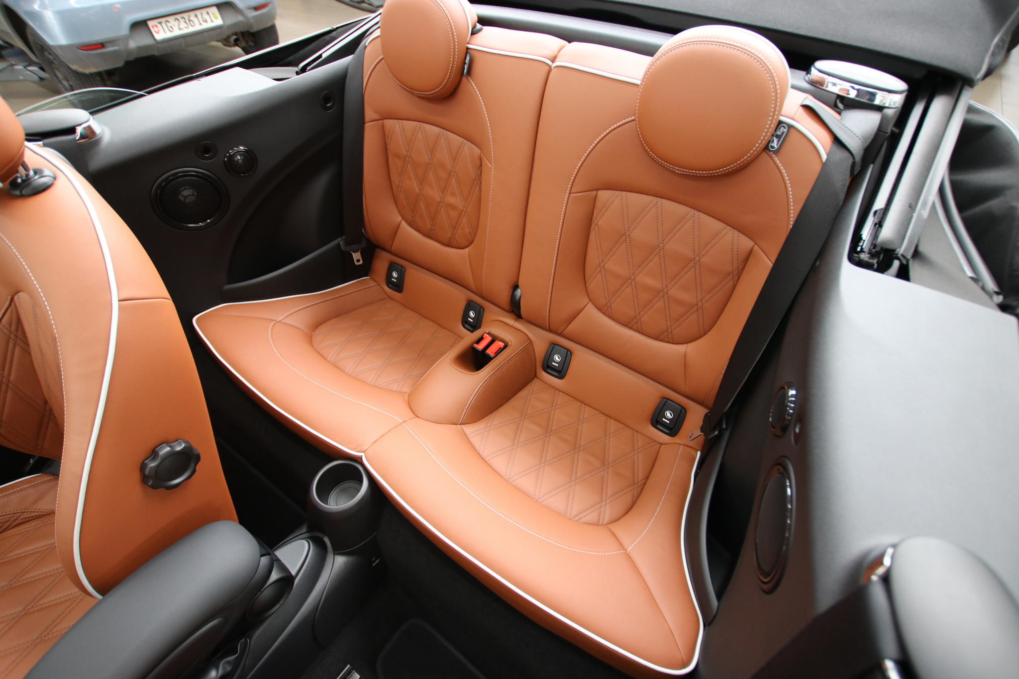 listing desktop thumbnail image 14