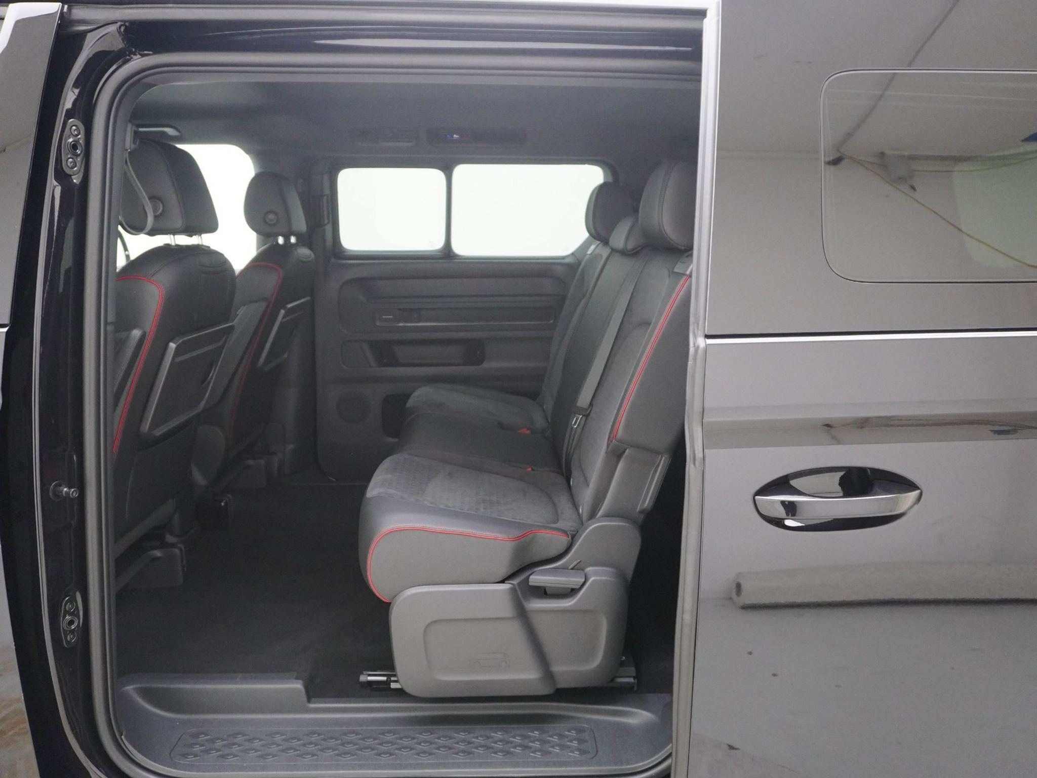 listing desktop thumbnail image 14