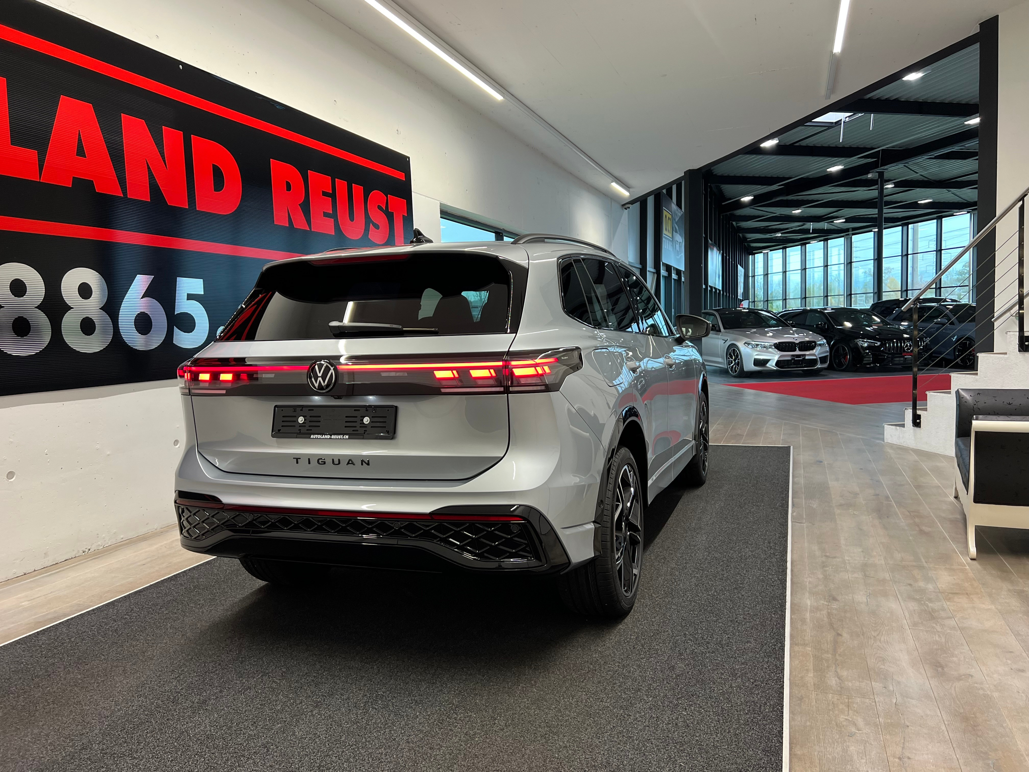 listing desktop thumbnail image 5