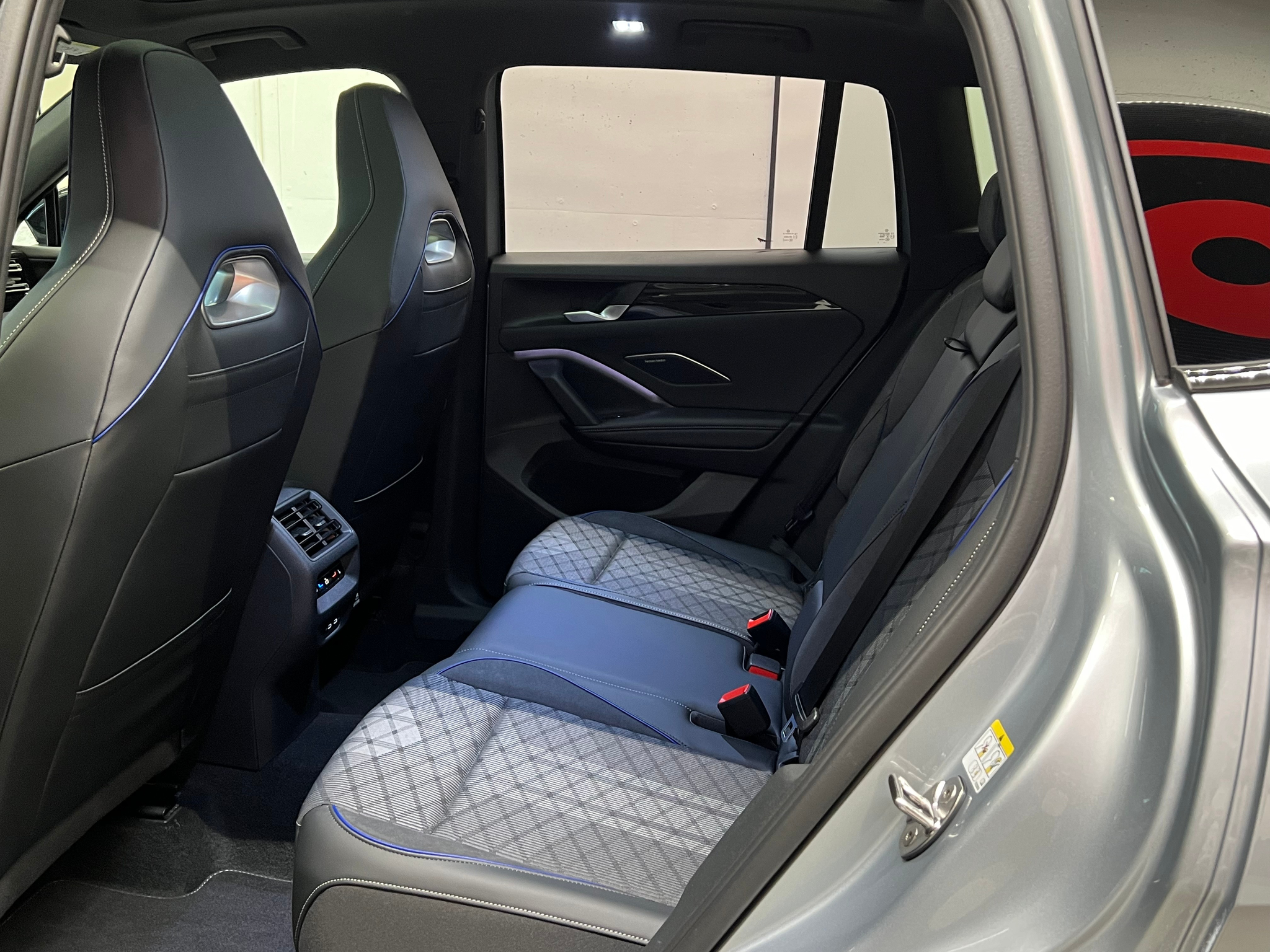 listing desktop thumbnail image 16