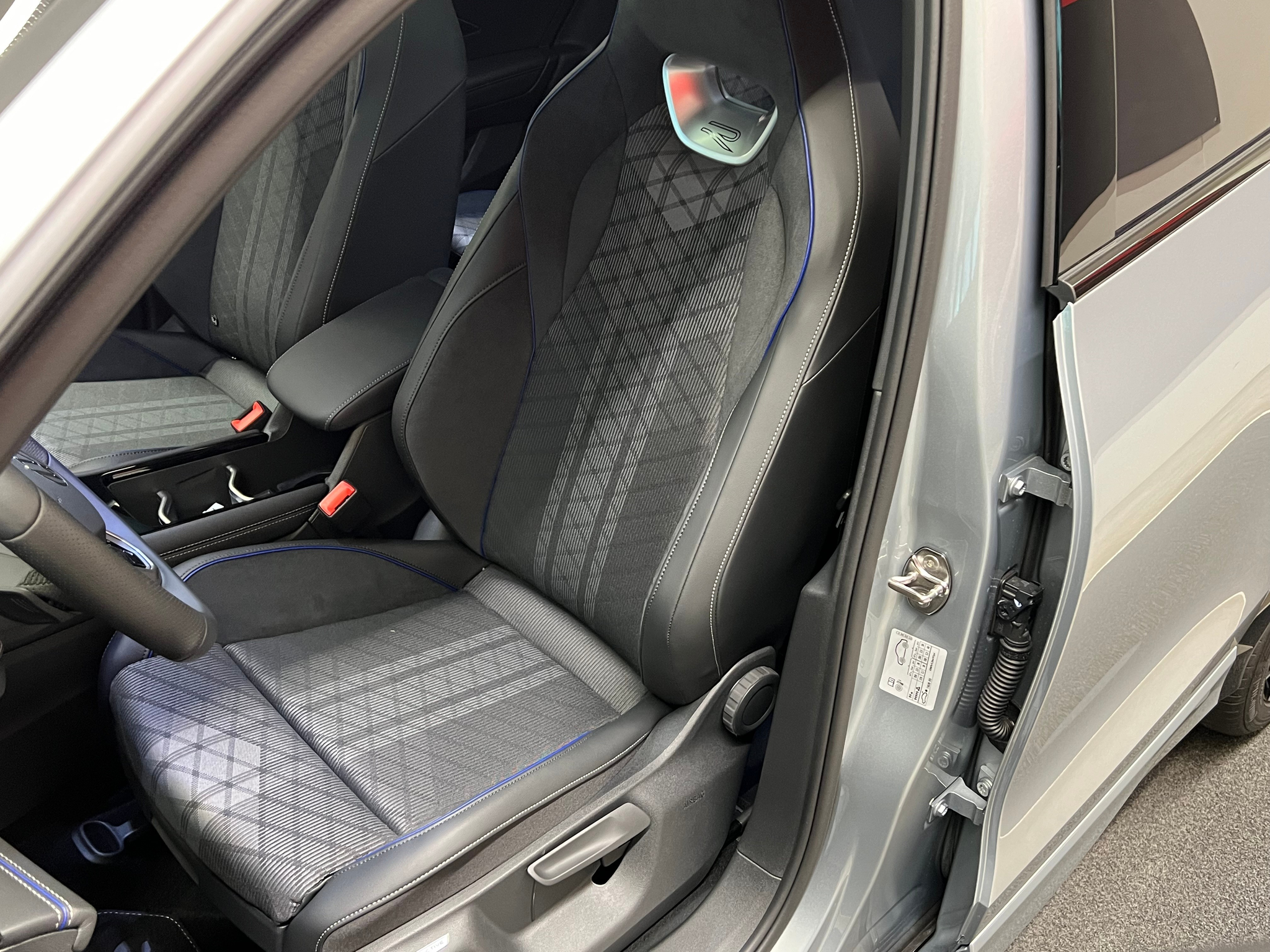 listing desktop thumbnail image 15