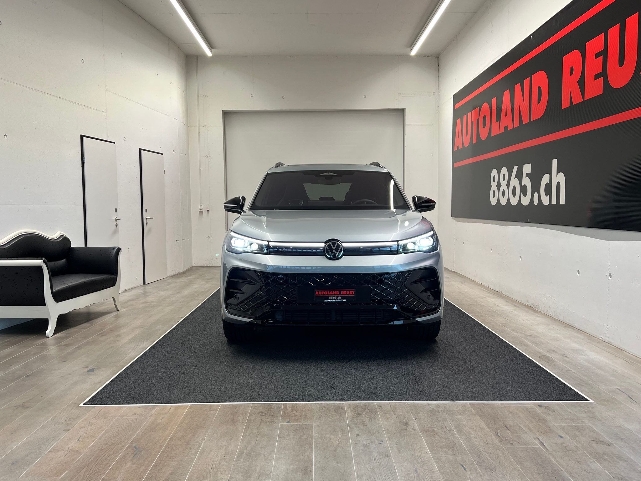 listing desktop thumbnail image 1