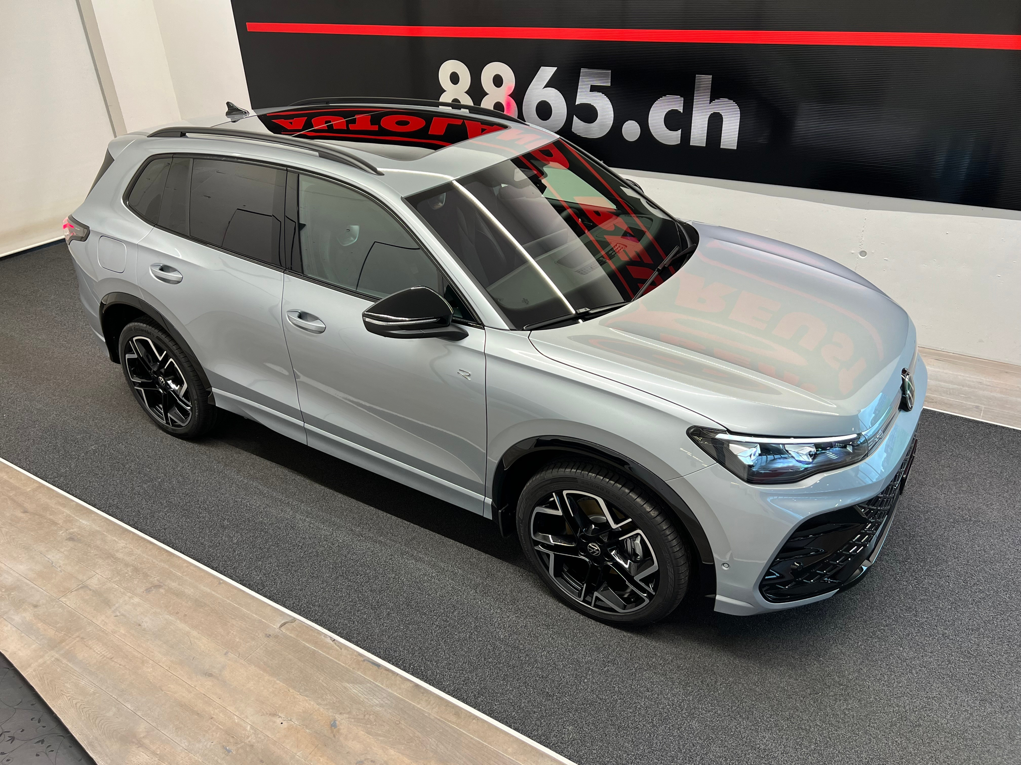 listing desktop thumbnail image 4