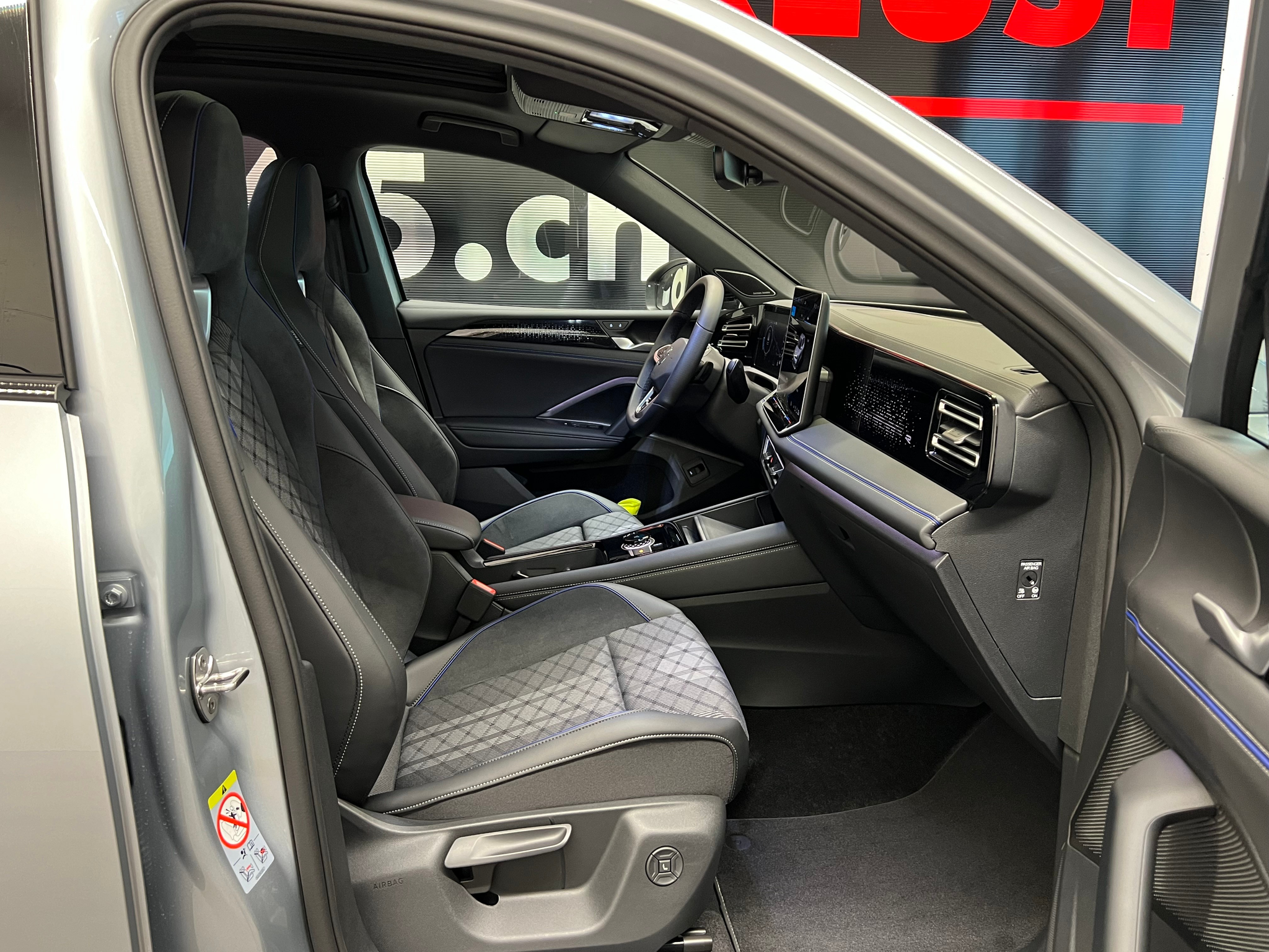 listing desktop thumbnail image 23