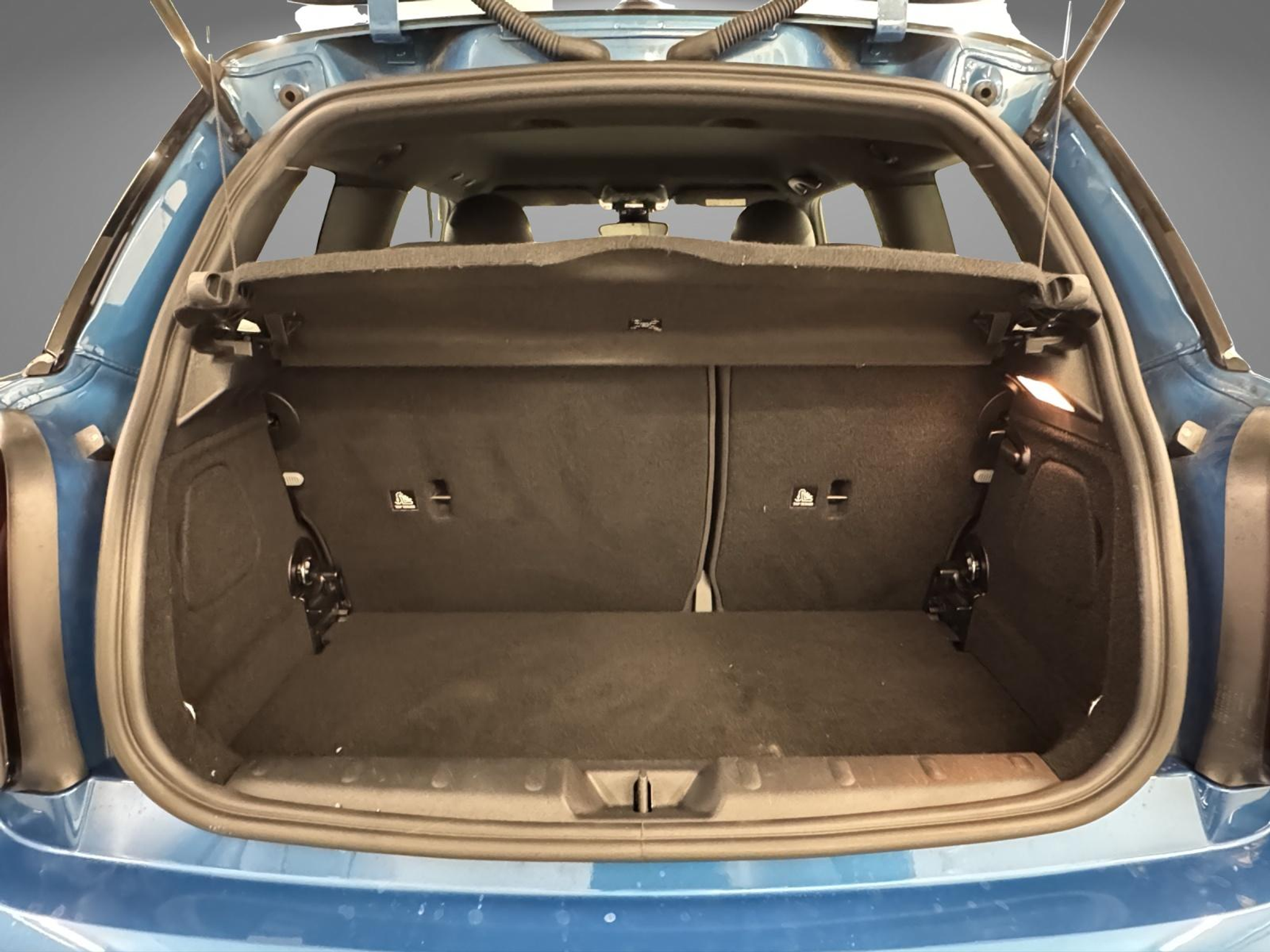 listing desktop thumbnail image 9