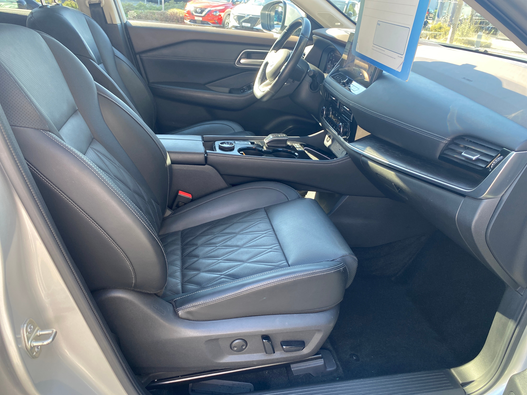 listing desktop thumbnail image 15