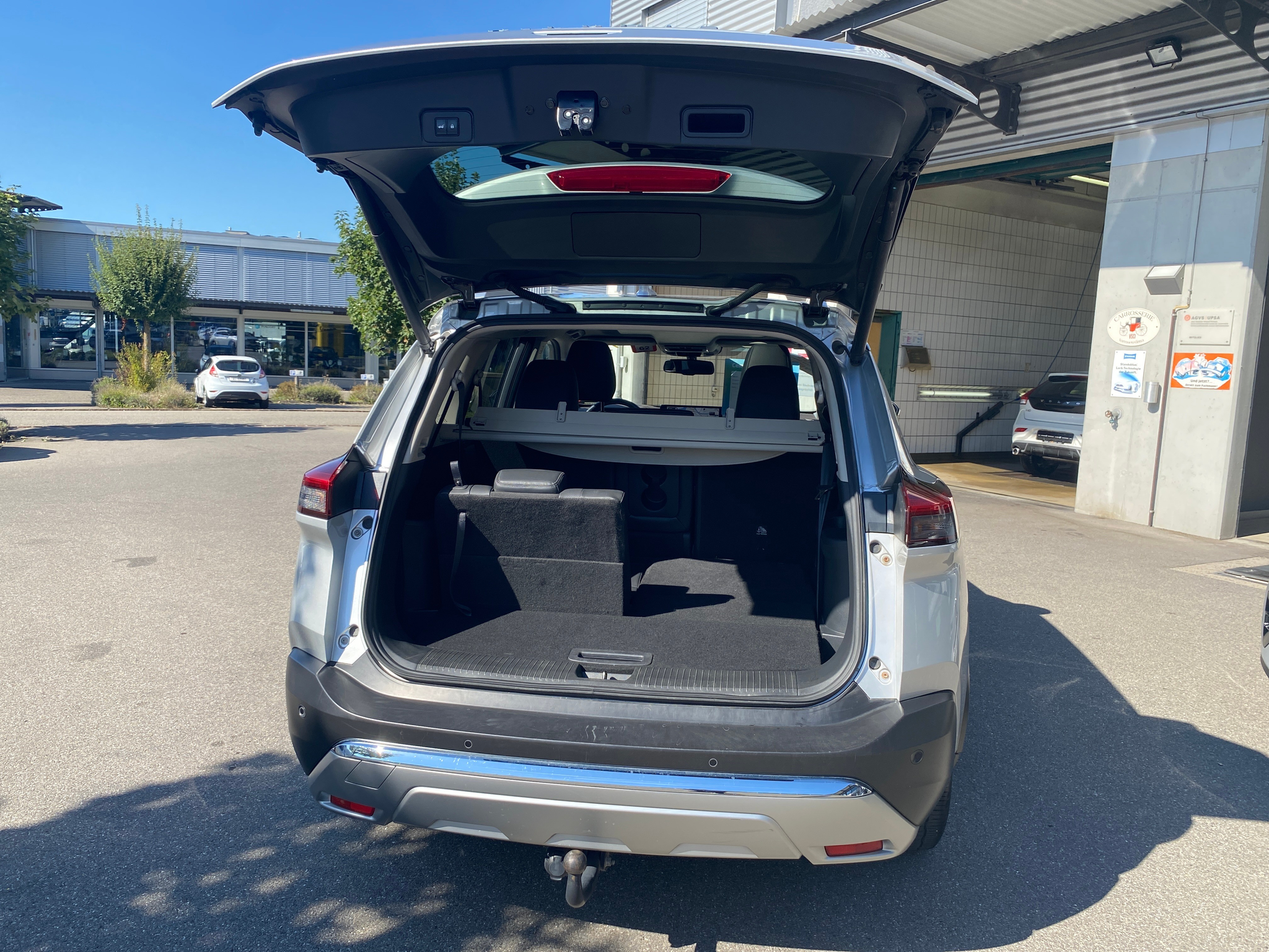 listing desktop thumbnail image 18