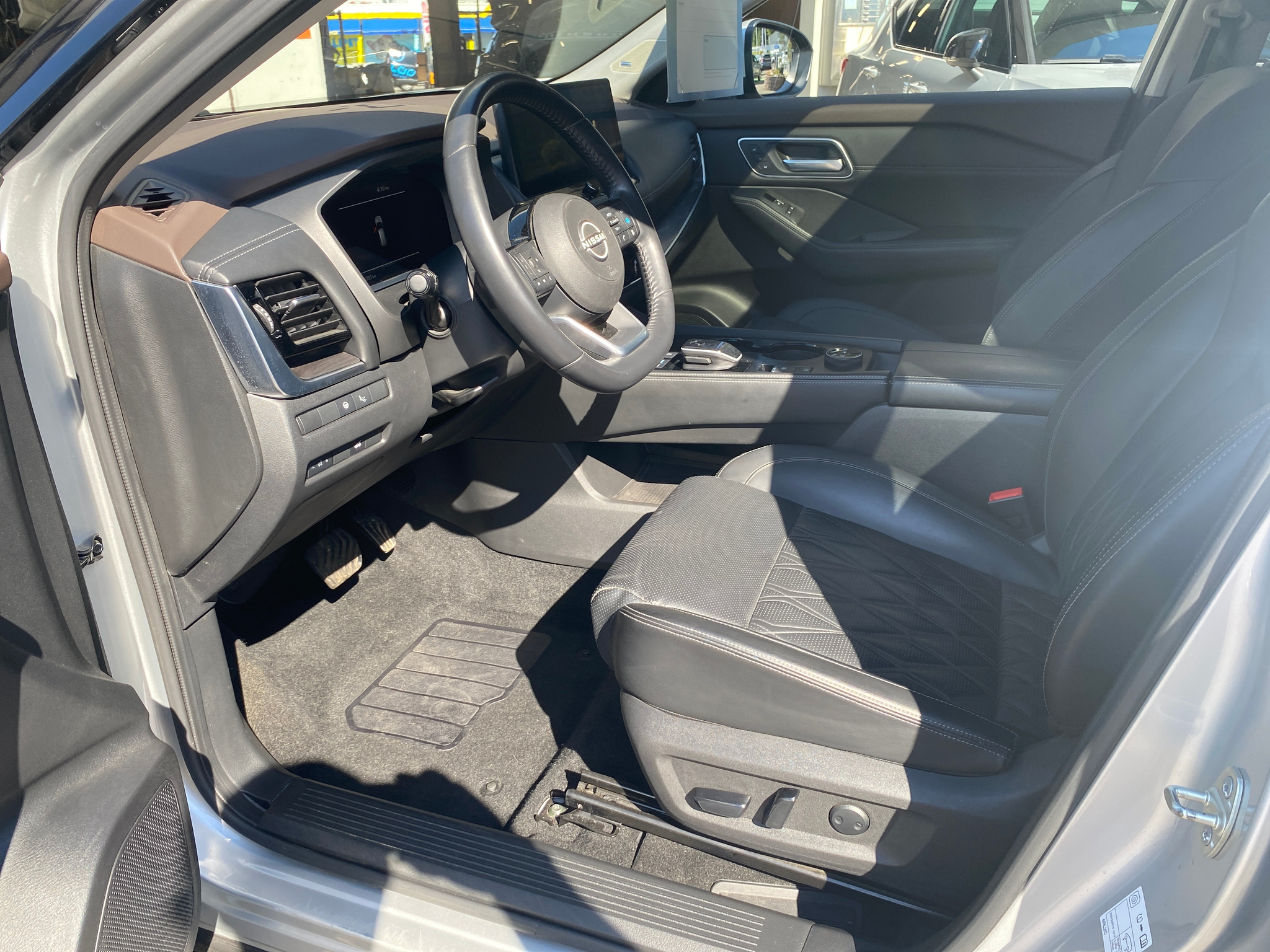 listing desktop thumbnail image 11