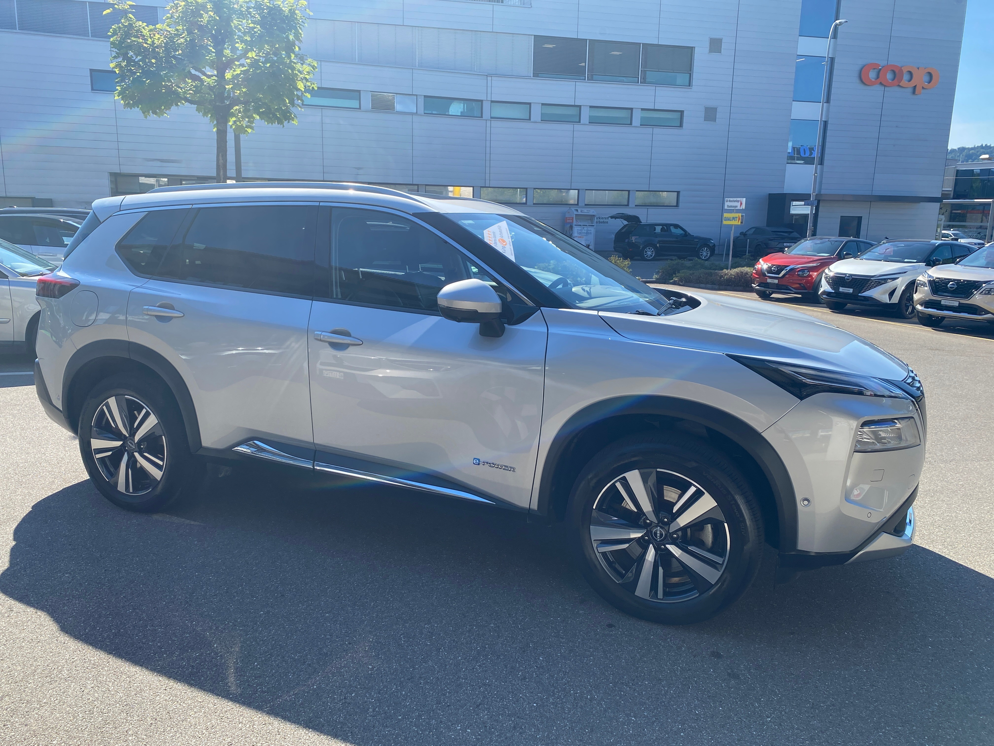 listing desktop thumbnail image 4