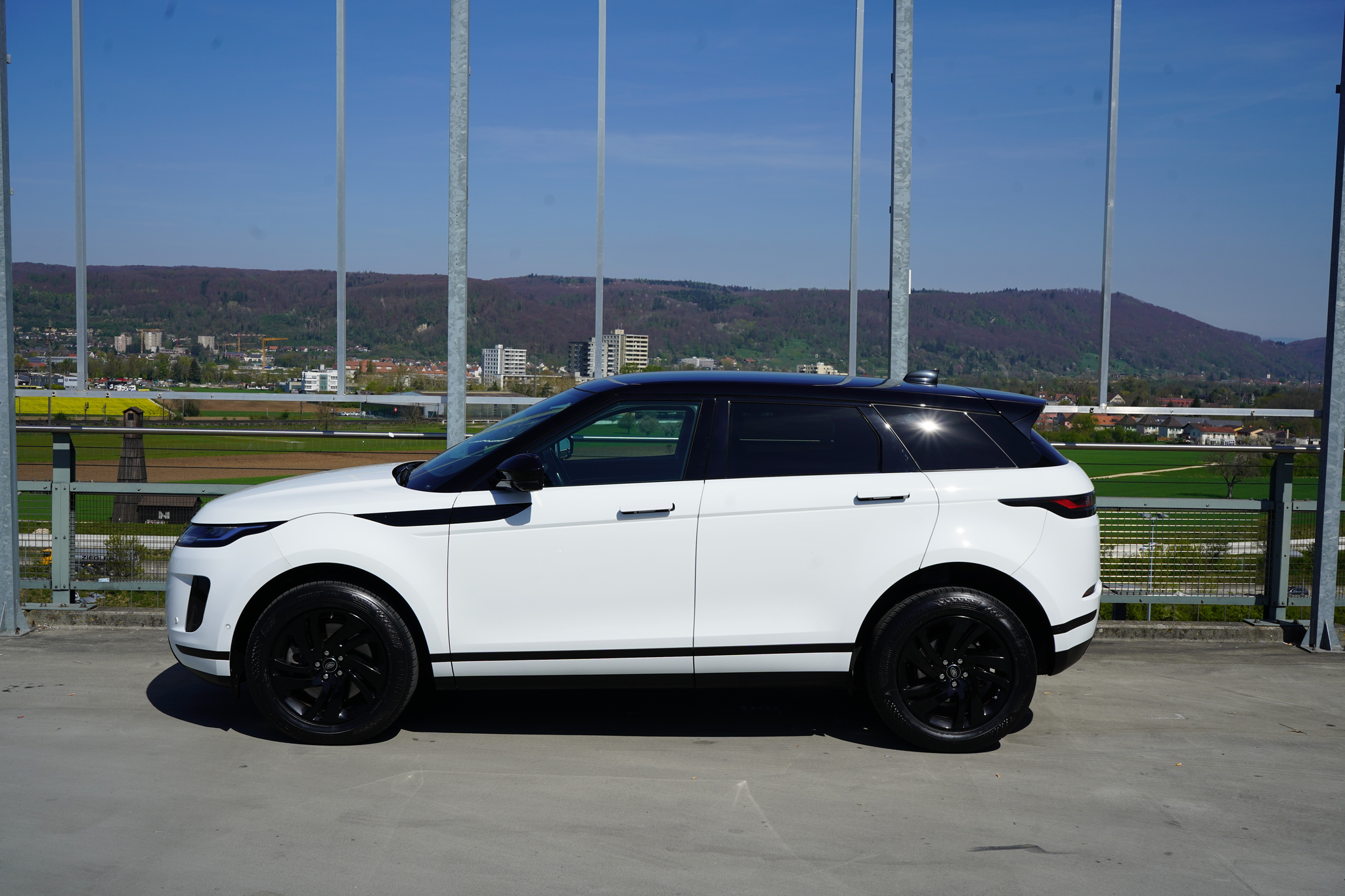 listing desktop thumbnail image 5